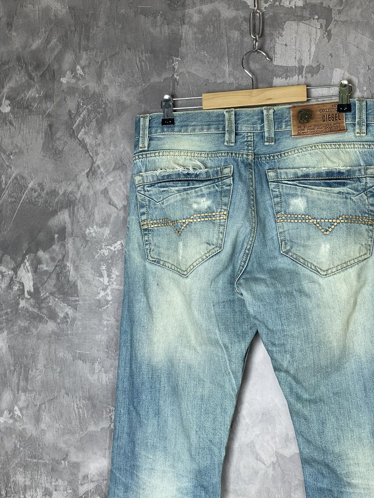 Diesel × Vintage Diesel Y2K Distressed Vintage 90s Baggy Jeans Size US 32 / EU 48 - 15 Thumbnail