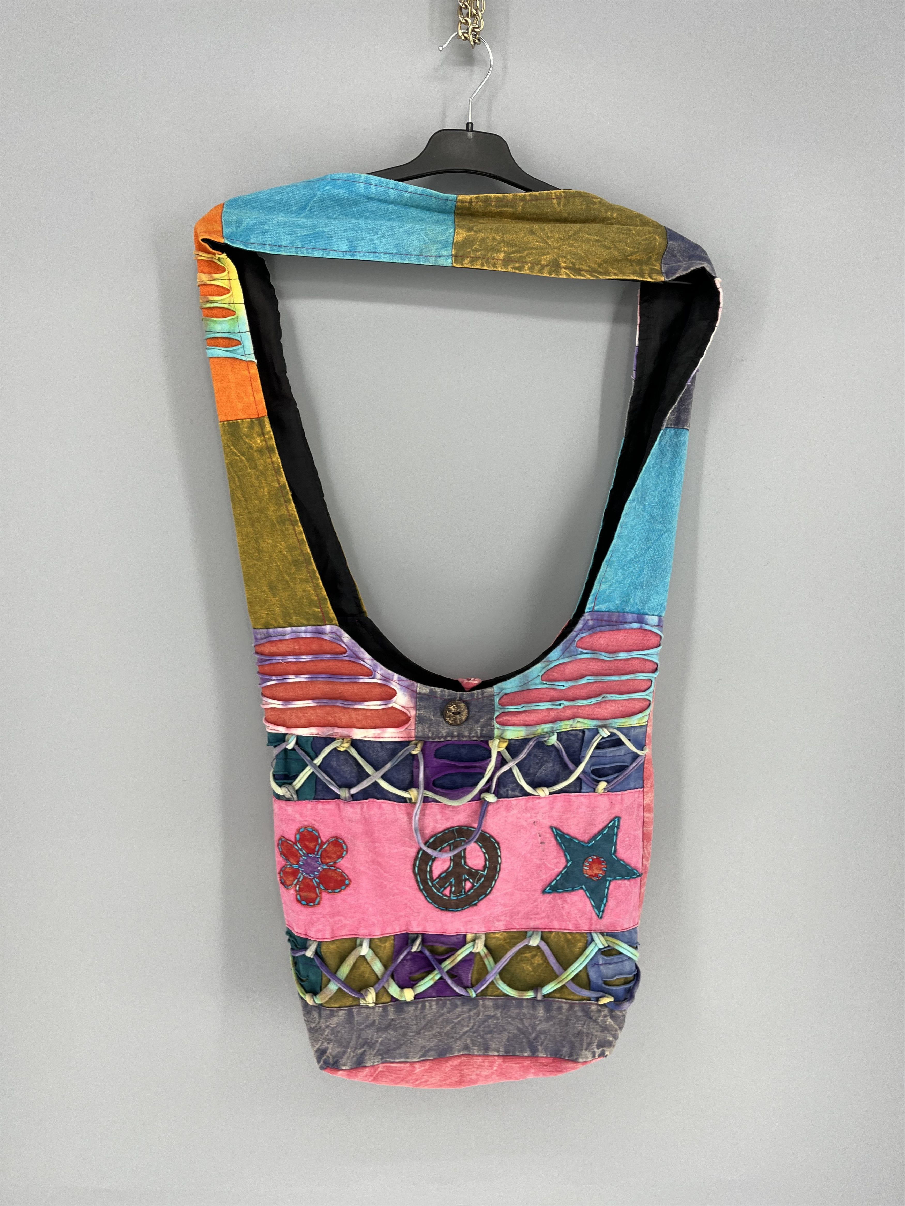 Japanese Brand Vintage Y2K Japanese Shopper Crossbody Hippie Bag Style Size ONE SIZE - 2 Thumbnail