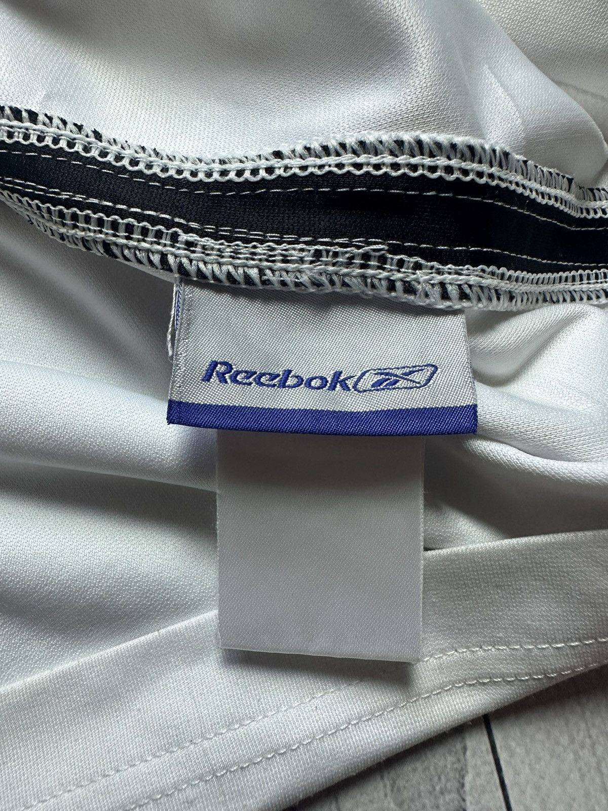 Vintage Vintage Liverpool soccer jersey size M white Reebok Size US M / EU 48-50 / 2 - 9 Thumbnail