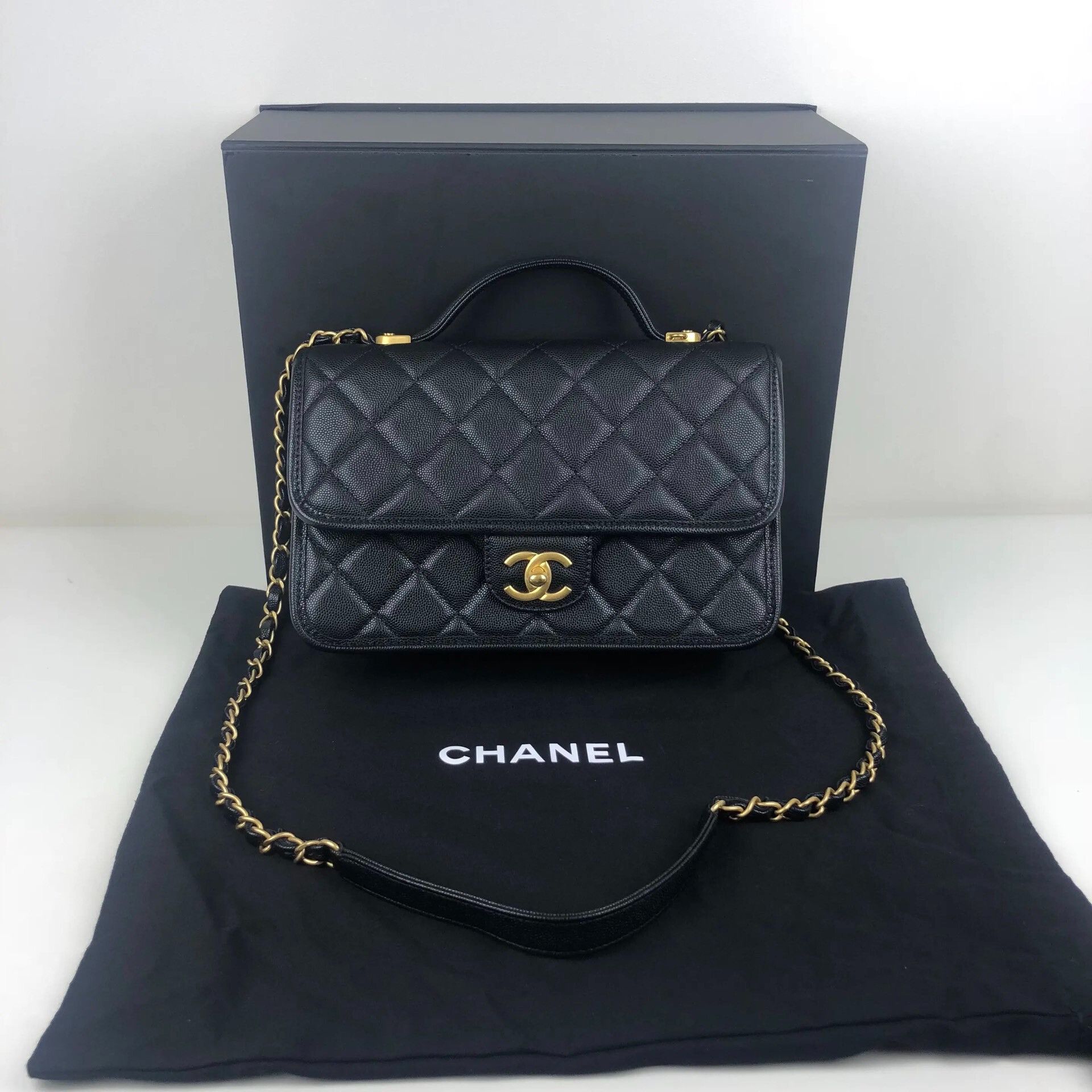 Chanel Pre-loved Bag Very good condition Size ONE SIZE - 1 Thumbnail