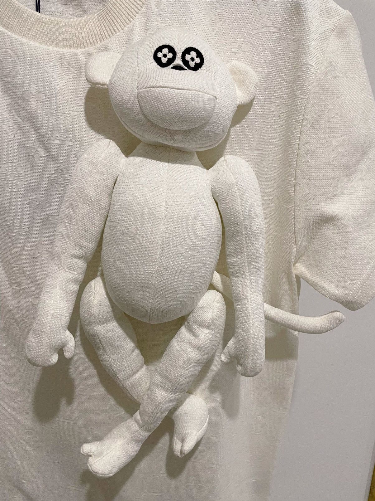 Louis Vuitton Louis Vuitton LV WHT Monogram doll t-shirts tee Size US XS / EU 42 / 0 - 4 Thumbnail