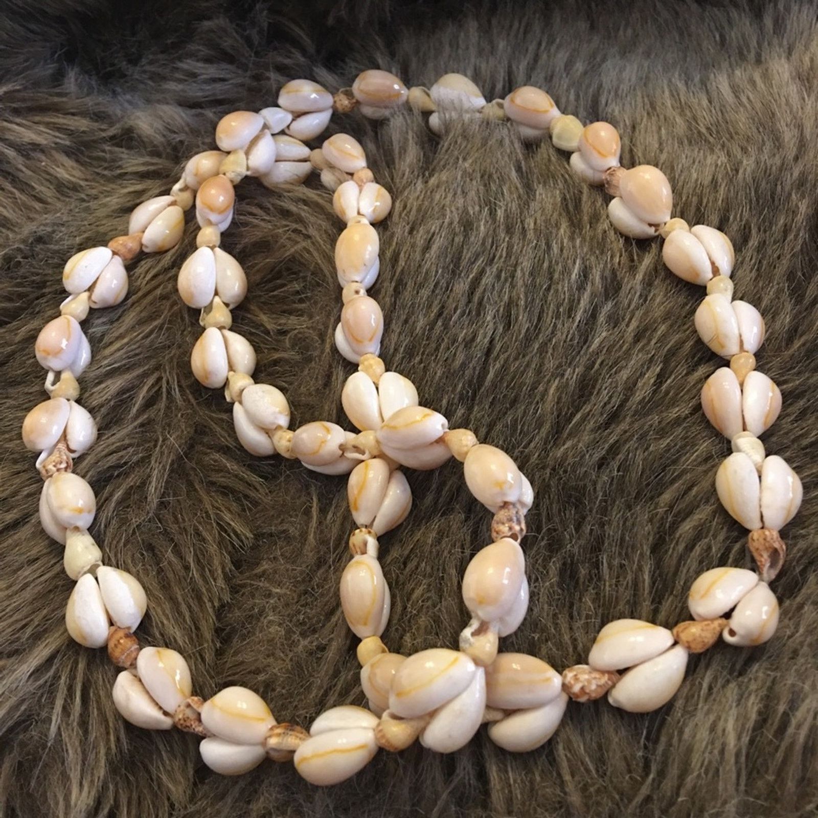 Jewelry Natural shell Hawaiian style necklace bundle Size ONE SIZE - 10 Thumbnail