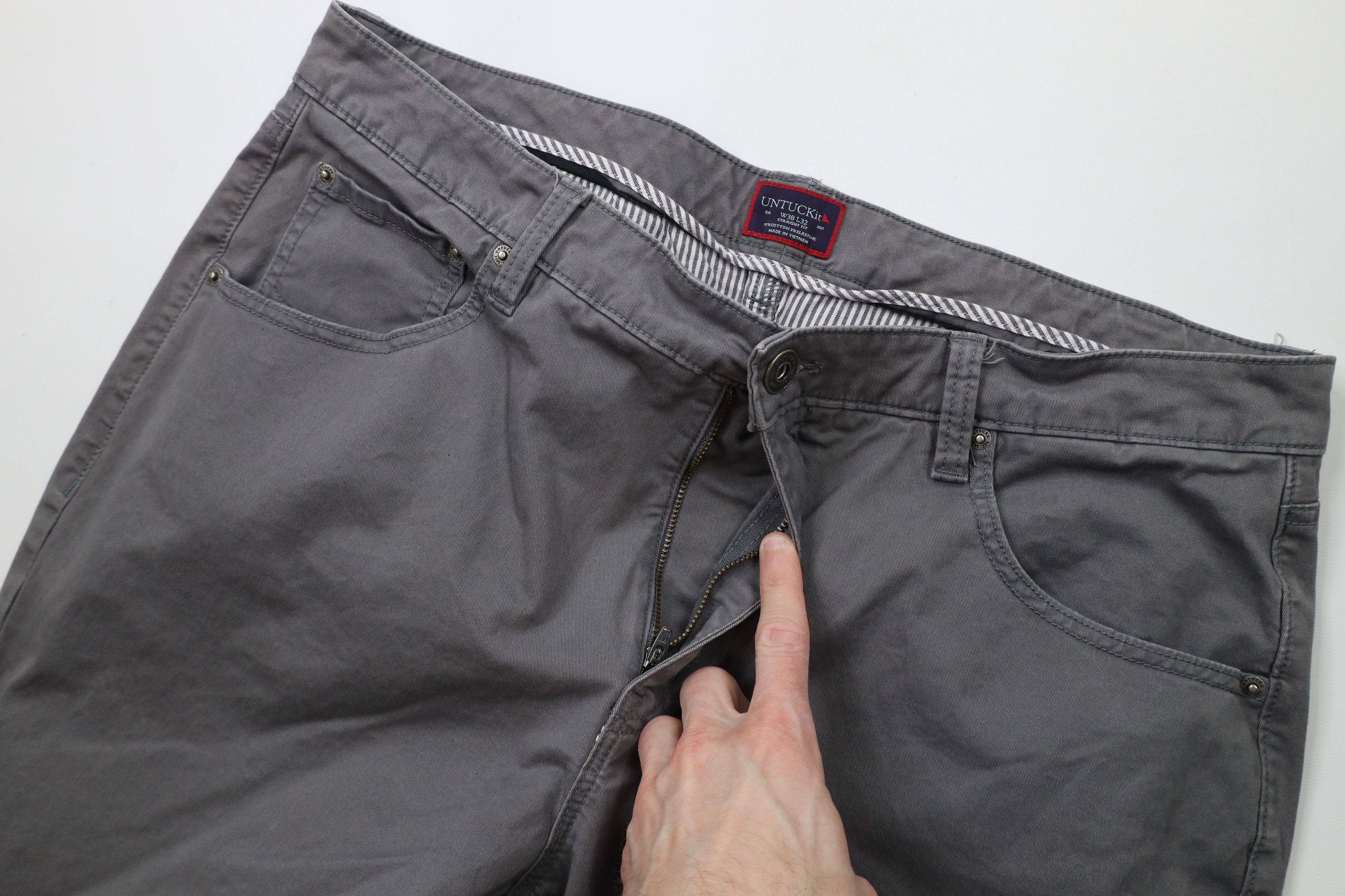 UNTUCKit × Vintage Untuckit Straight Leg Stretch Chino Pants Trousers Gray Size US 38 / EU 54 - 6 Thumbnail