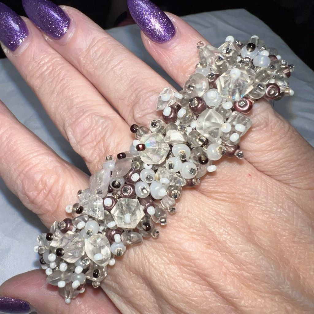 Vintage Vintage Cluster Beaded Loop Closure Bracelet Size ONE SIZE - 2 Thumbnail