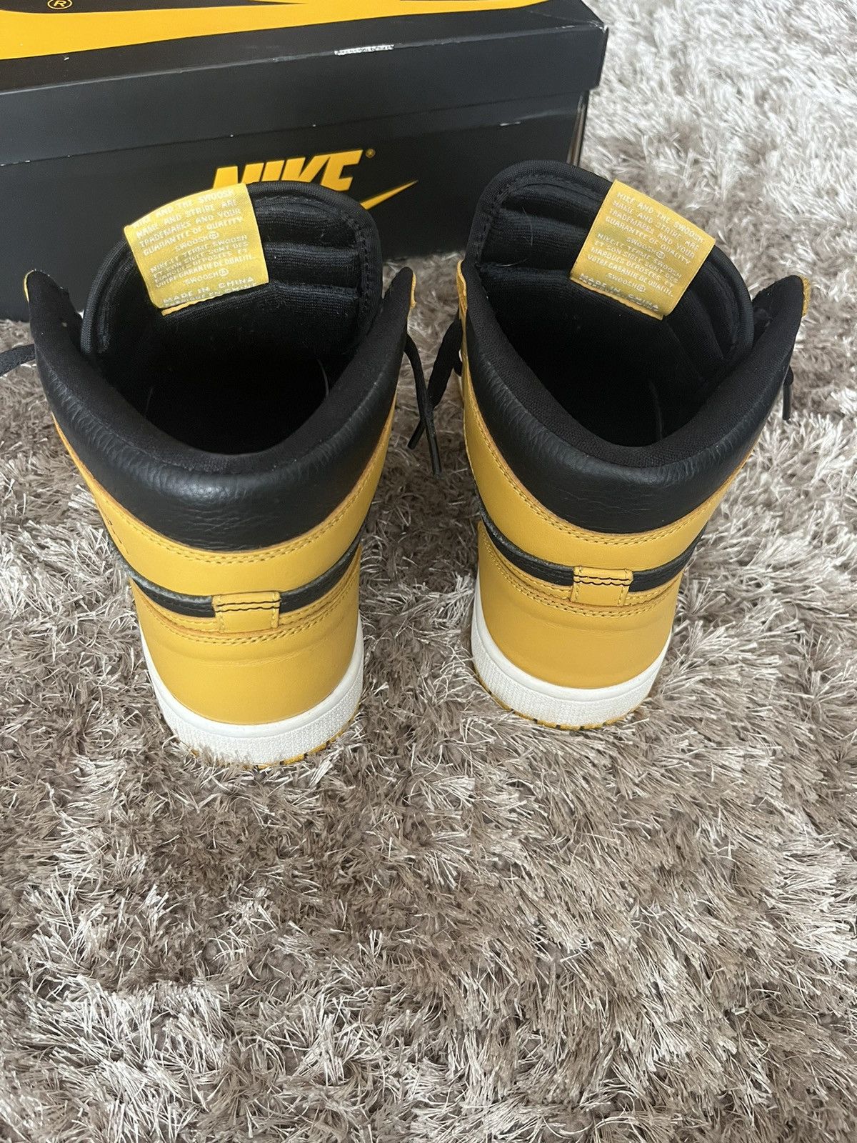Jordan Brand × Nike Air Jordan 1 Pollen Size US 7 / EU 40 - 5 Thumbnail