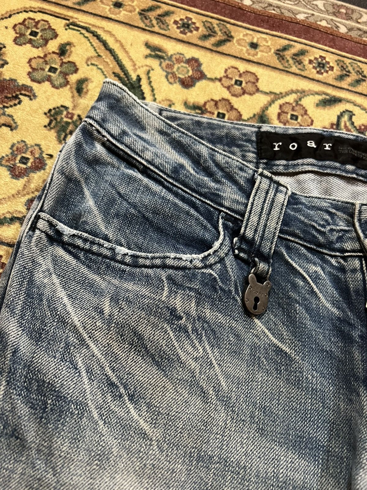 Japanese Brand ROAR CROSS PISTOL DISTRESSED JEANS Size 30" / US 8 / IT 44 - 9 Thumbnail