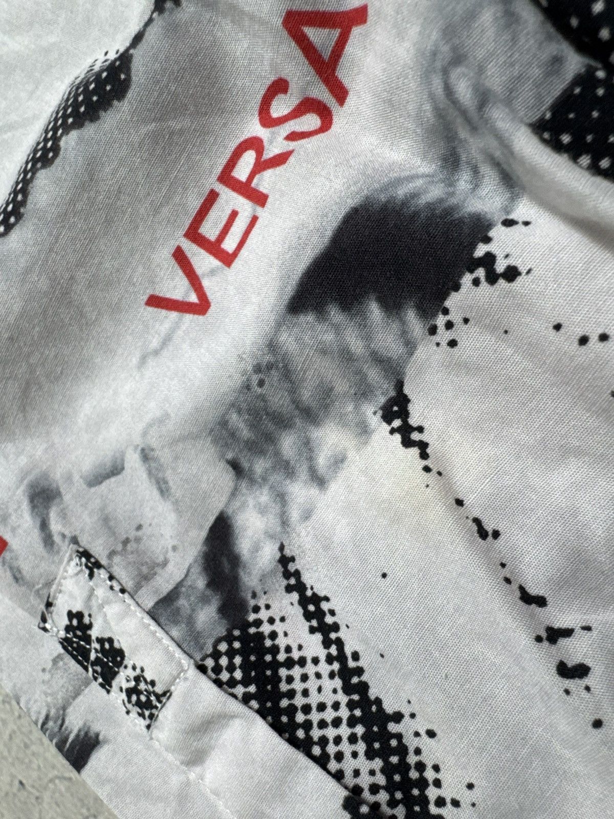 Versace Jeans Couture Versace Jeans Monogram Overprint Button Up Shirt Size L Size US L / EU 52-54 / 3 - 12 Thumbnail
