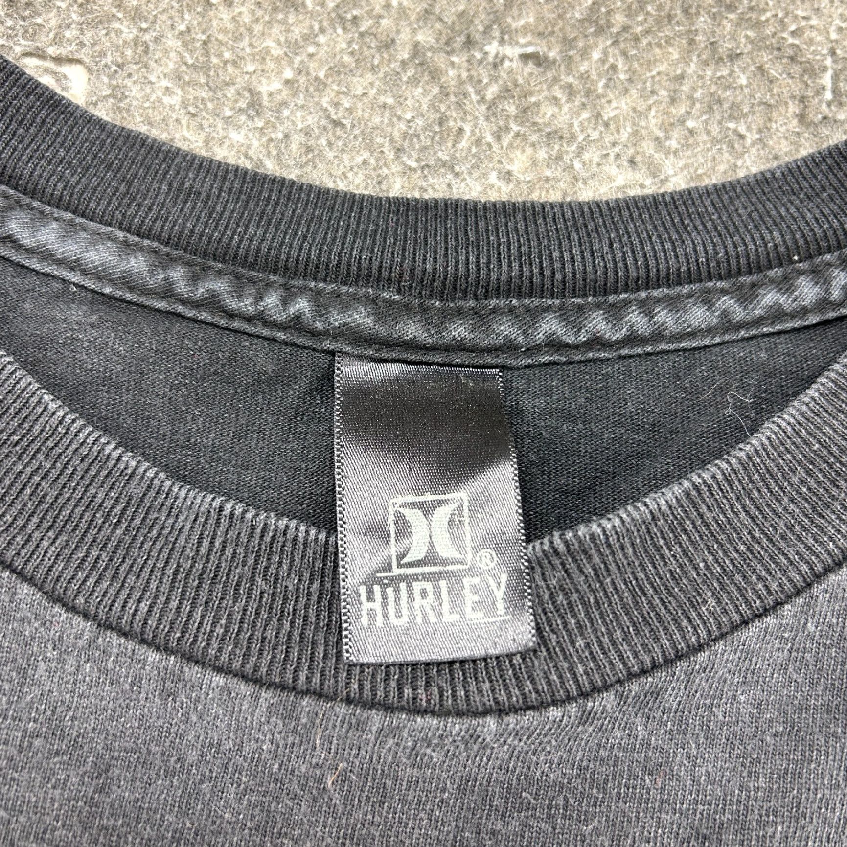 Hurley VINTAGE Hurley Shirt Mens L Black Crew Neck Long Sleeve The Movement Is On Y2K Size US L / EU 52-54 / 3 - 4 Thumbnail
