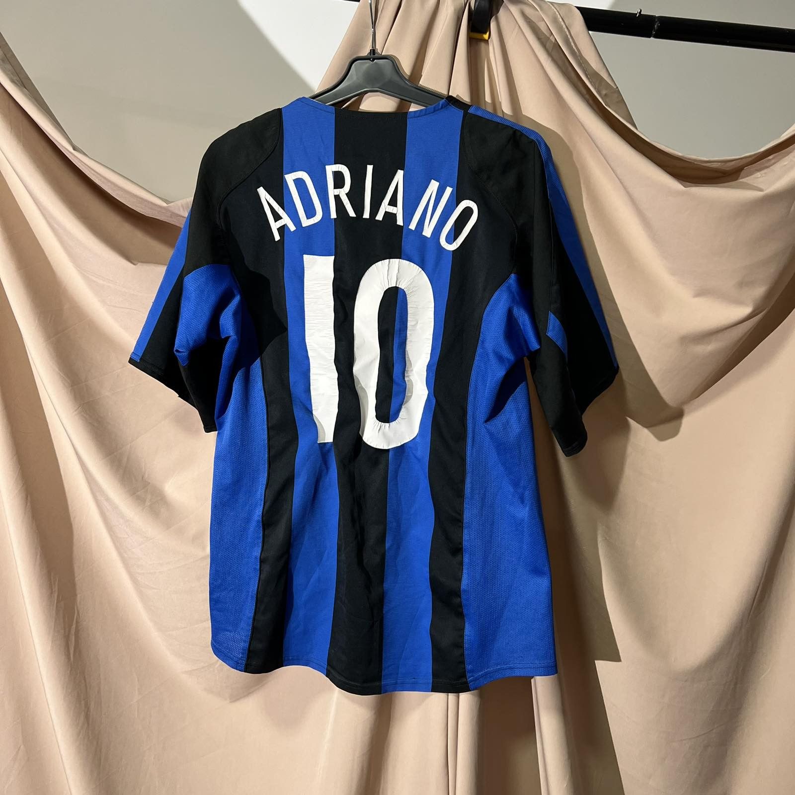 Vintage Vintage Nike Adriano Inter Milan 2004 Home Football Shirt Size US M / EU 48-50 / 2 - 2 Thumbnail