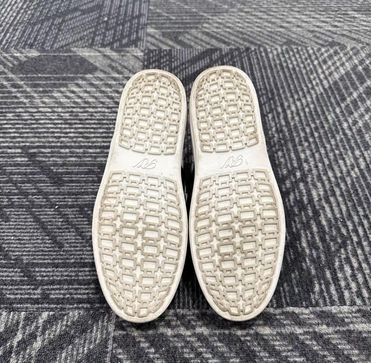 Roger Vivier Roger Vivier White Square Crystal Lace Casual Shoes J42 Size US 7 / IT 37 - 6 Thumbnail