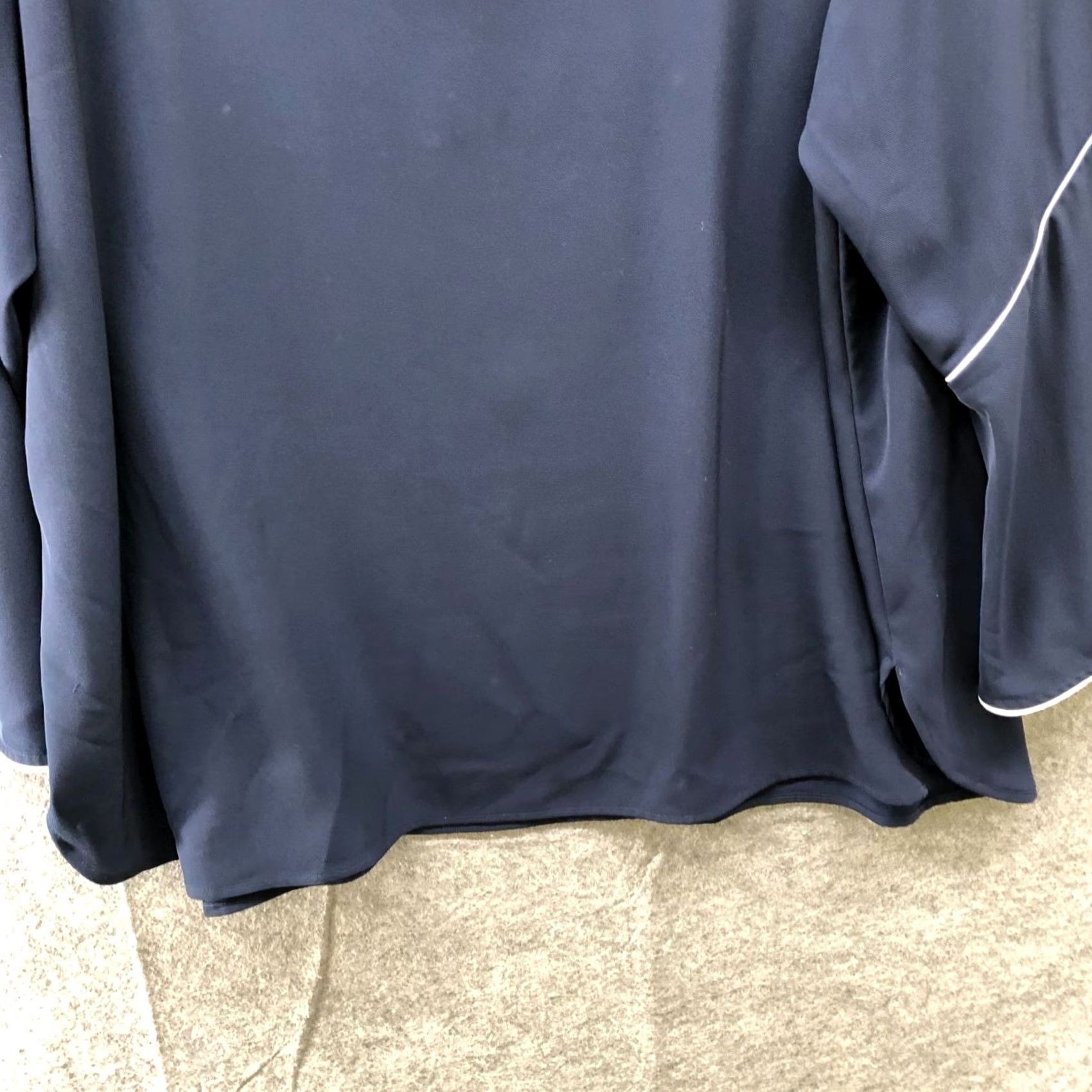 Calvin Klein Calvin Klein Blouse Womens 2X Long Sleeve V-Neck Navy Blue Flare Sleeve Polyester Blend Basic Classic - Mens? Size XXL / US 16-18 / IT 52-54 - 4 Thumbnail
