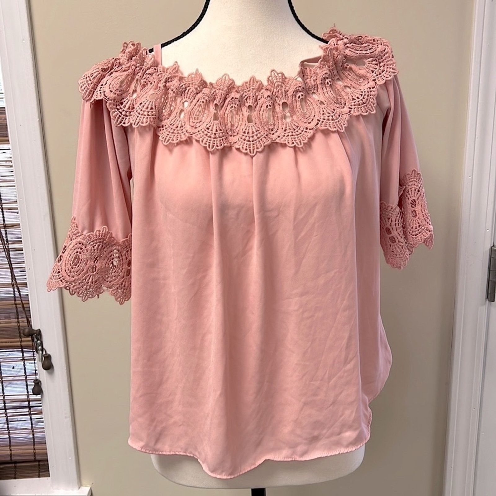 Other By & By off the shoulder silky blouse Size M / US 6-8 / IT 42-44 - 3 Thumbnail