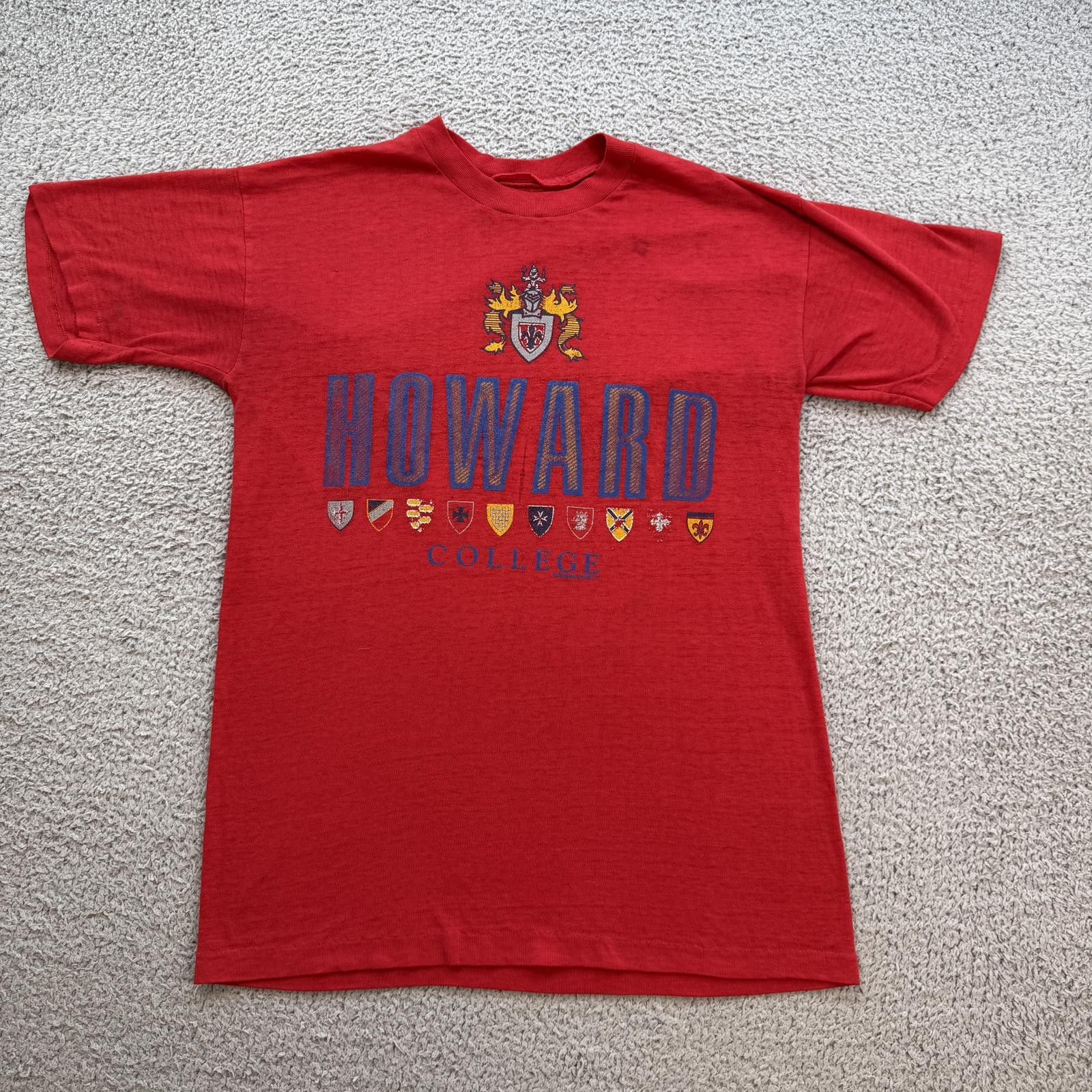 Other Vintage Howard College 90s T Shirt Red Single Stitch Fade Size US S / EU 44-46 / 1 - 1 Thumbnail