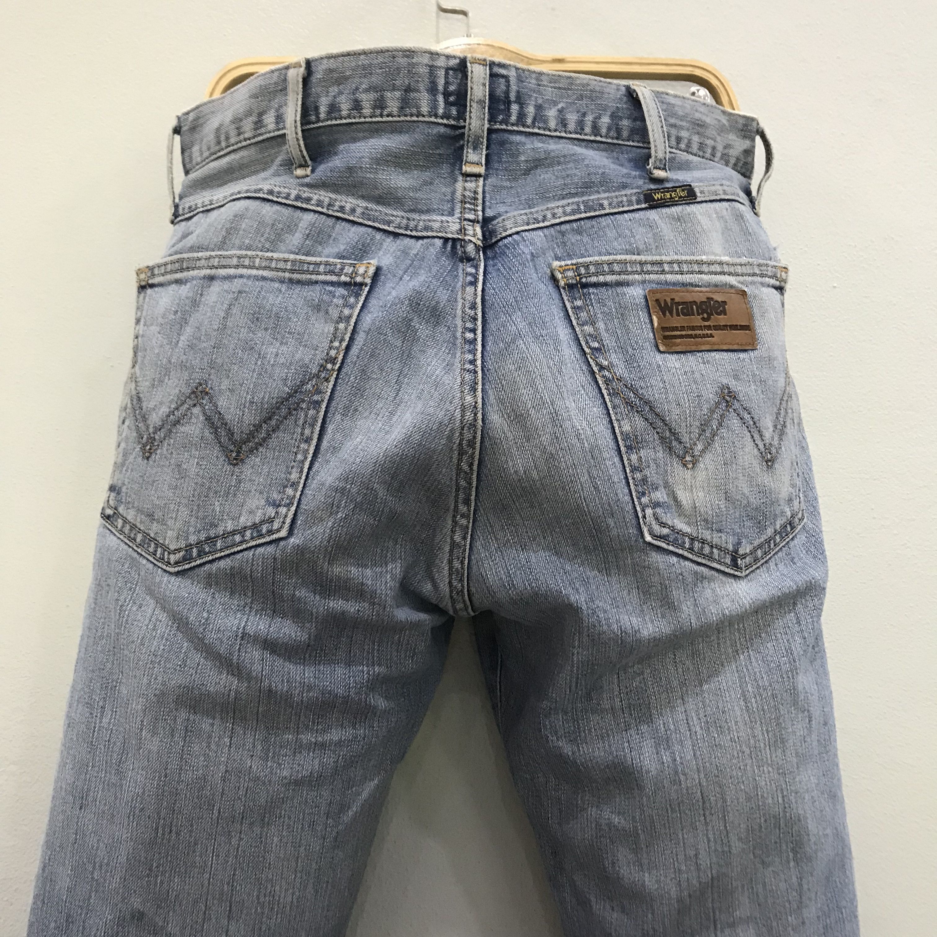 Wrangler Vintage 90s Wrangler Light Wash Straight Leg Jeans Size US 33 - 11 Thumbnail