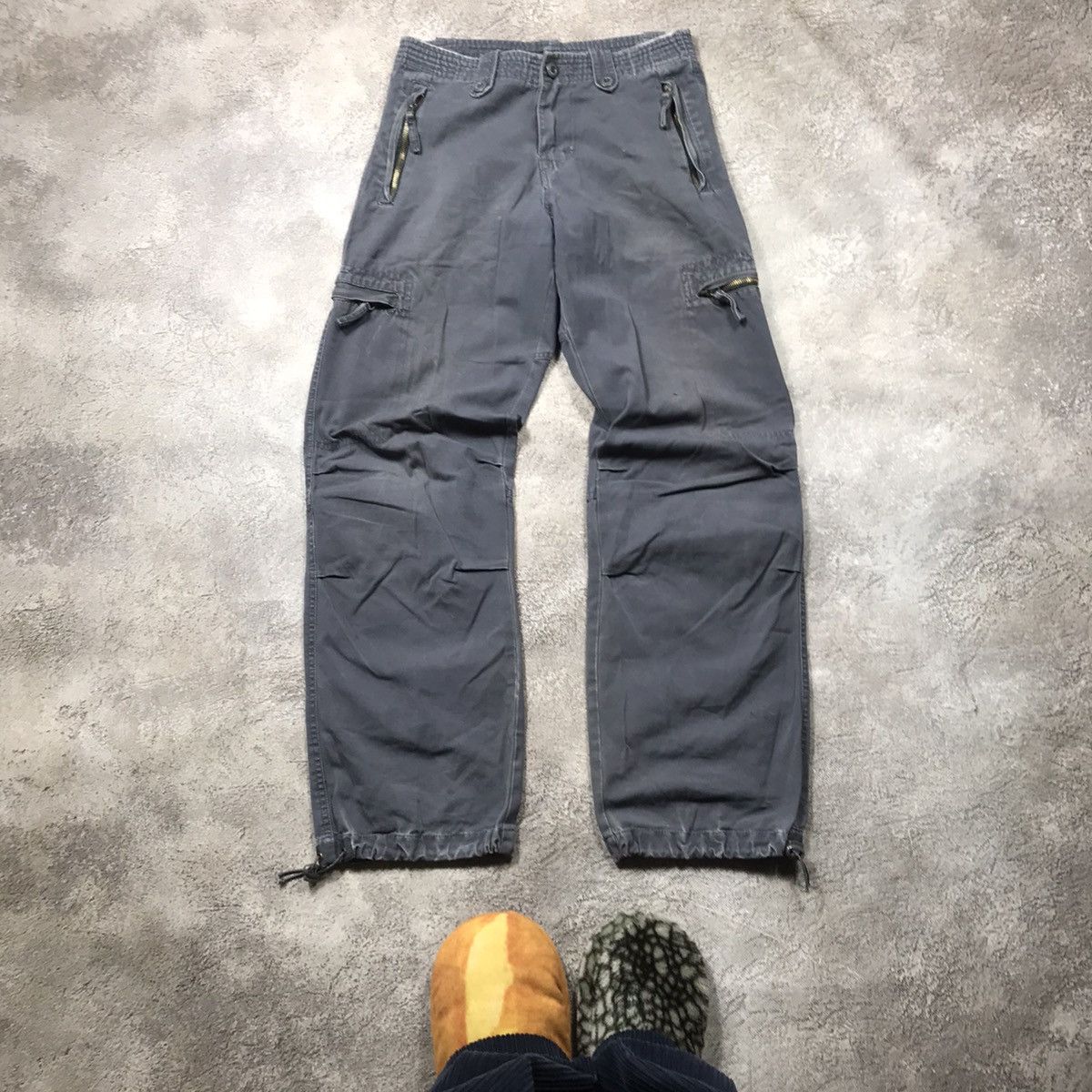 Vintage Vintage Y2K Baggy Cargo Pants Distressed Techwear Logo 29 Size US 29 - 1 Thumbnail
