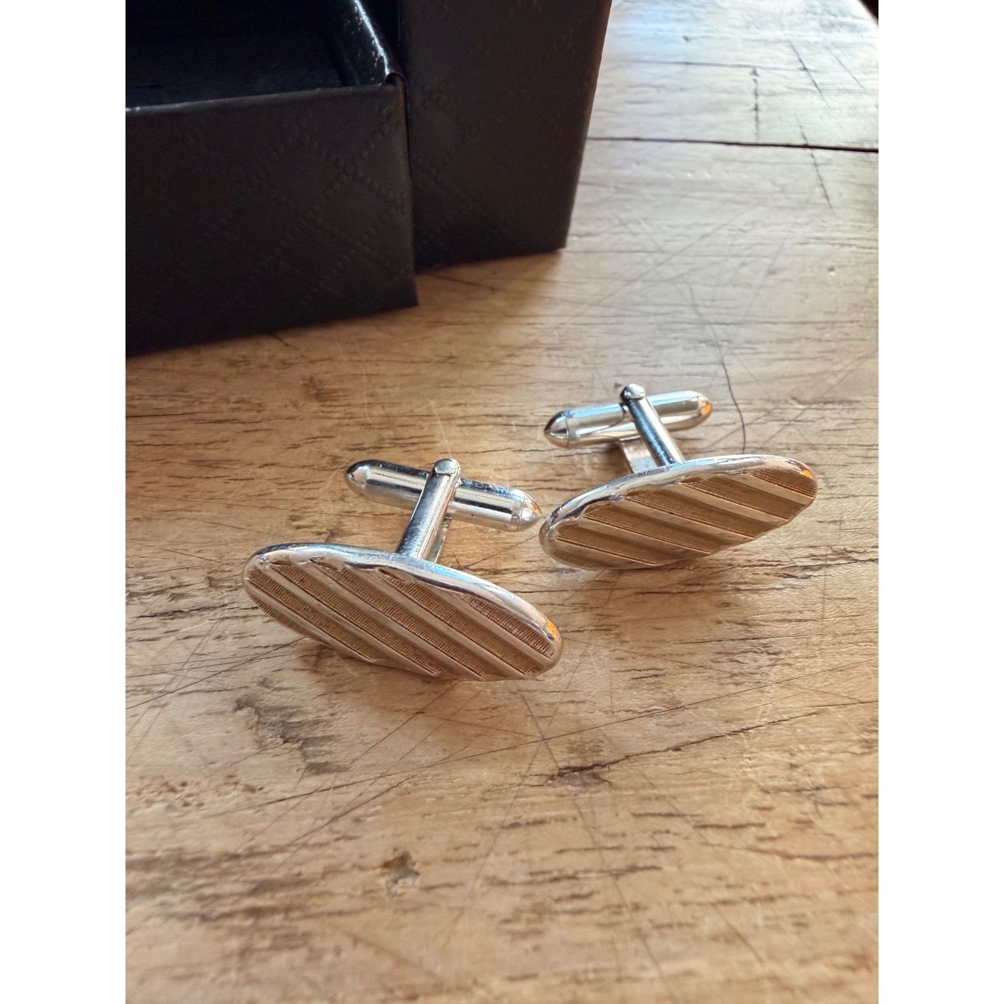 Other Vintage Oval Silver-Tone Cufflinks With Textured Diagonal St Size ONE SIZE - 1 Thumbnail