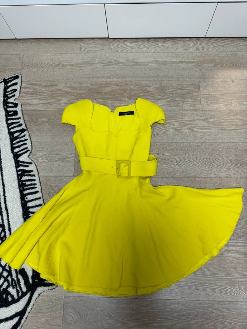 Versace Versace Women with belted silk dresses Size XS / US 0-2 / IT 36-38 - 4 Thumbnail