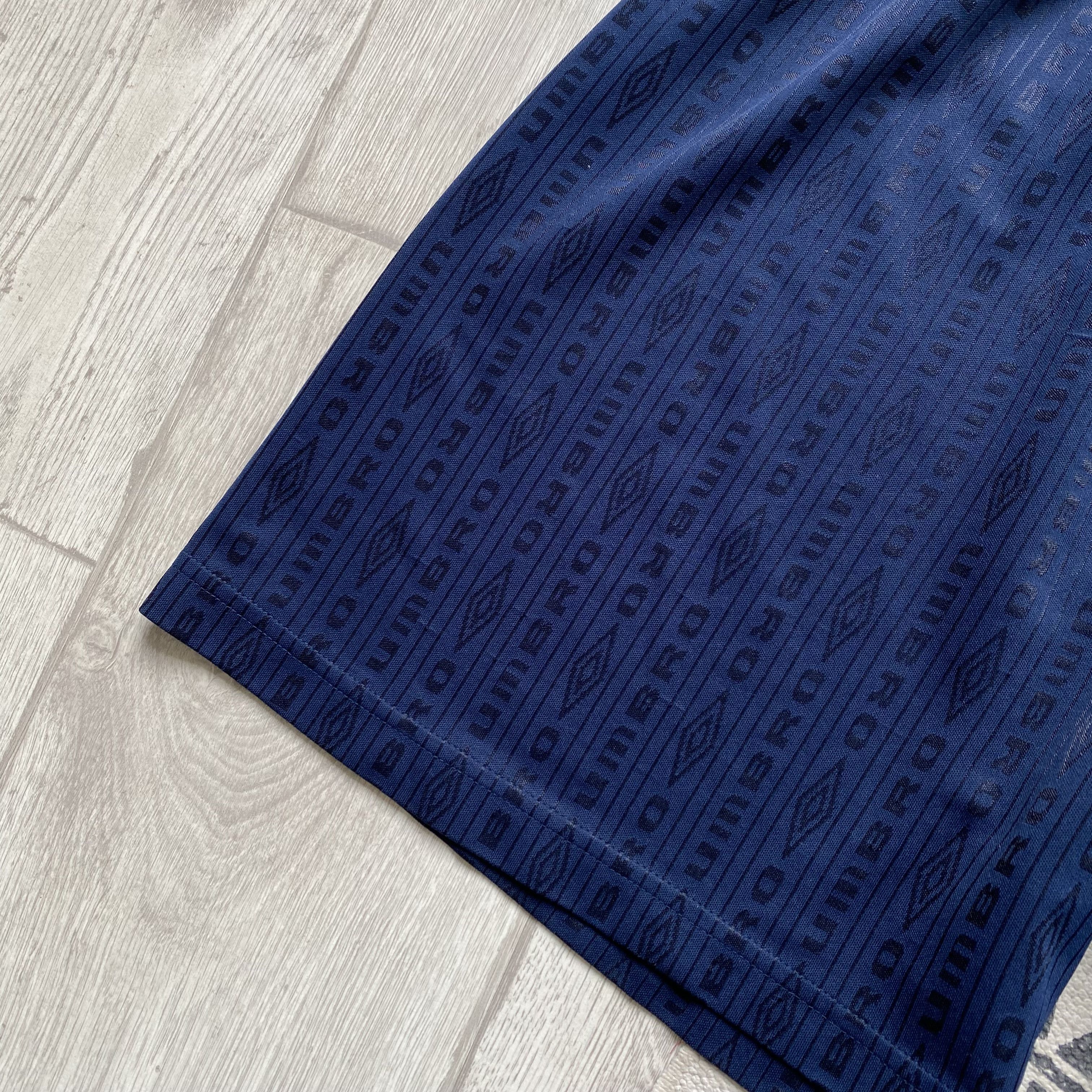Umbro Vintage 90s Umbro training shorts Monogram Size US 36 / EU 52 - 4 Thumbnail