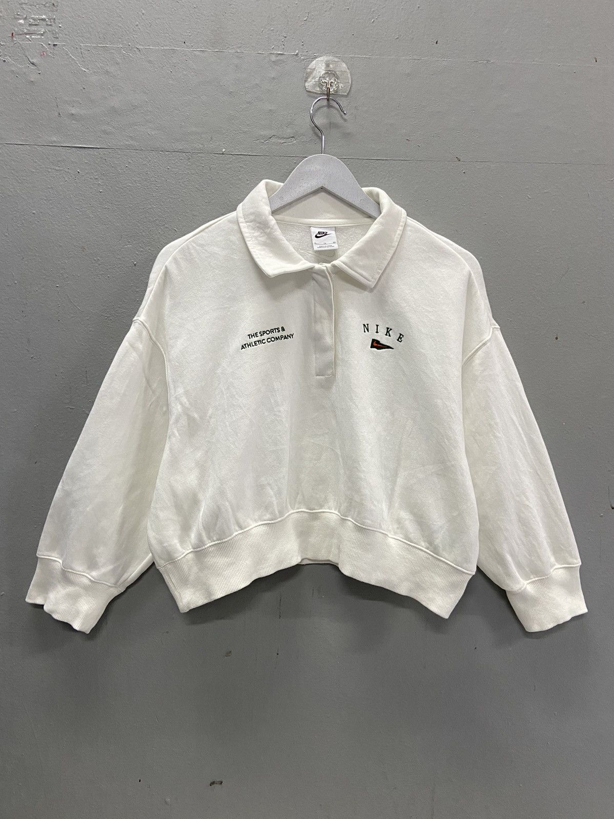 Nike NIKE THE SPORTS & ATHLETIC COMPANY OVERSIZED CROP Size XL / US 12-14 / IT 48-50 - 1 Thumbnail