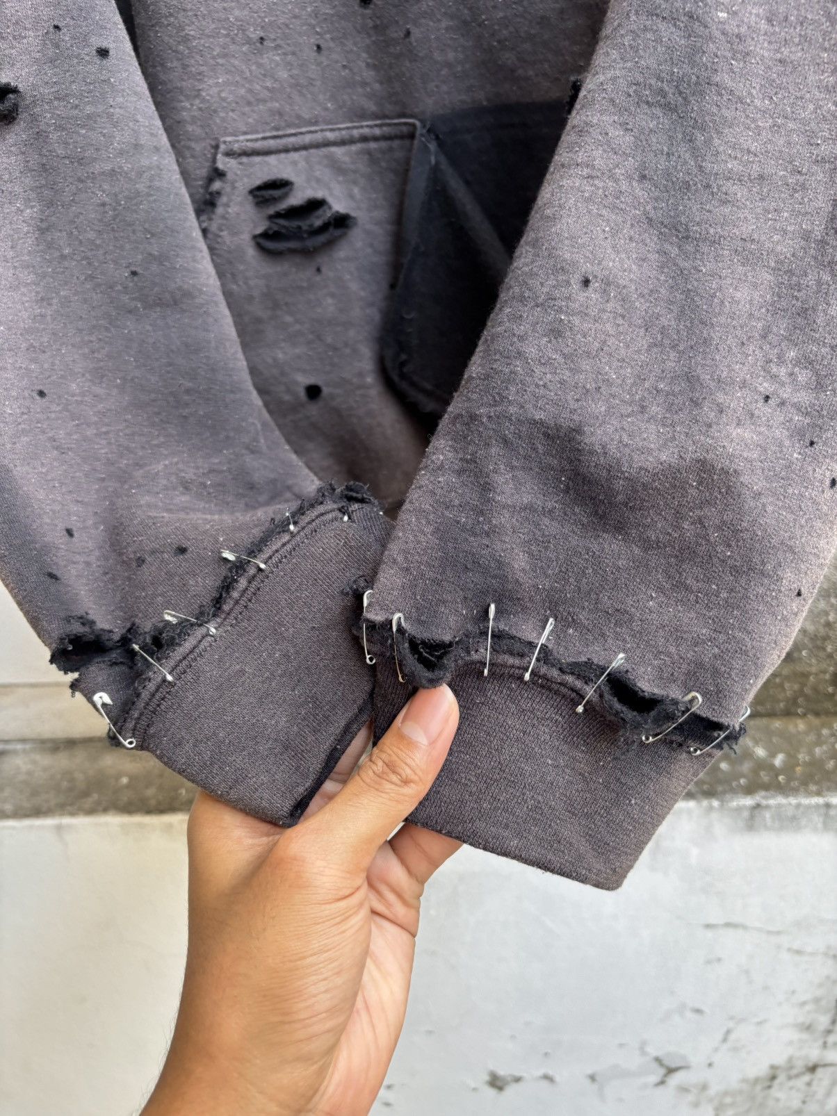 Vintage Thrashed Distressed Faded Sweatshirt ERD Grunge Size US L / EU 52-54 / 3 - 19 Thumbnail