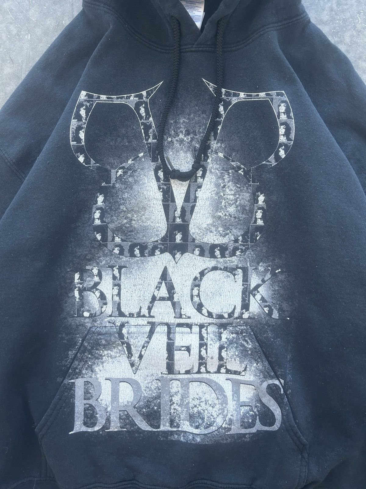 Vintage Vintage Y2K Black Veil Brides Hoodie Size US L / EU 52-54 / 3 - 2 Thumbnail