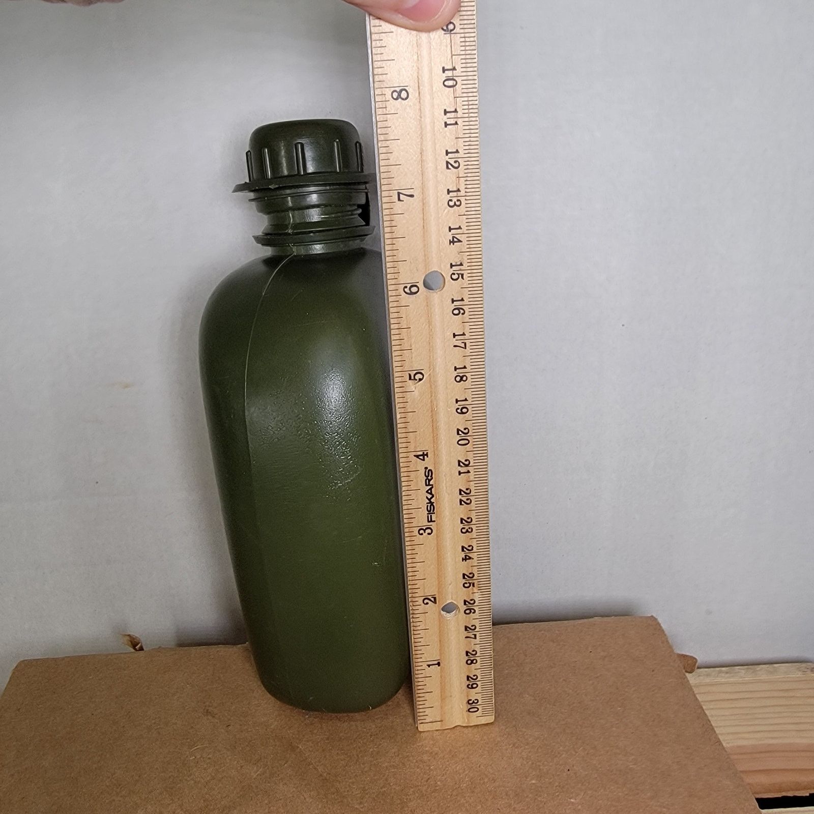 Other Army Green Plastic Water Canteen w/ Screw On Lid Size ONE SIZE - 6 Thumbnail