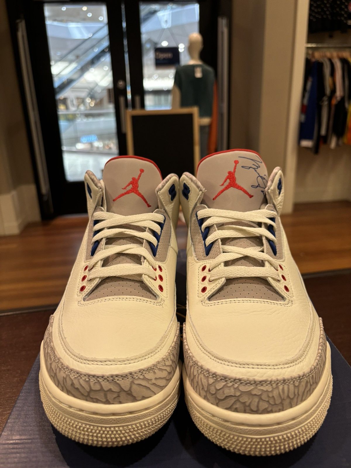 Jordan Brand Jordan 3 Retro ‘International Flight’ Size US 12 / EU 45 - 5 Thumbnail