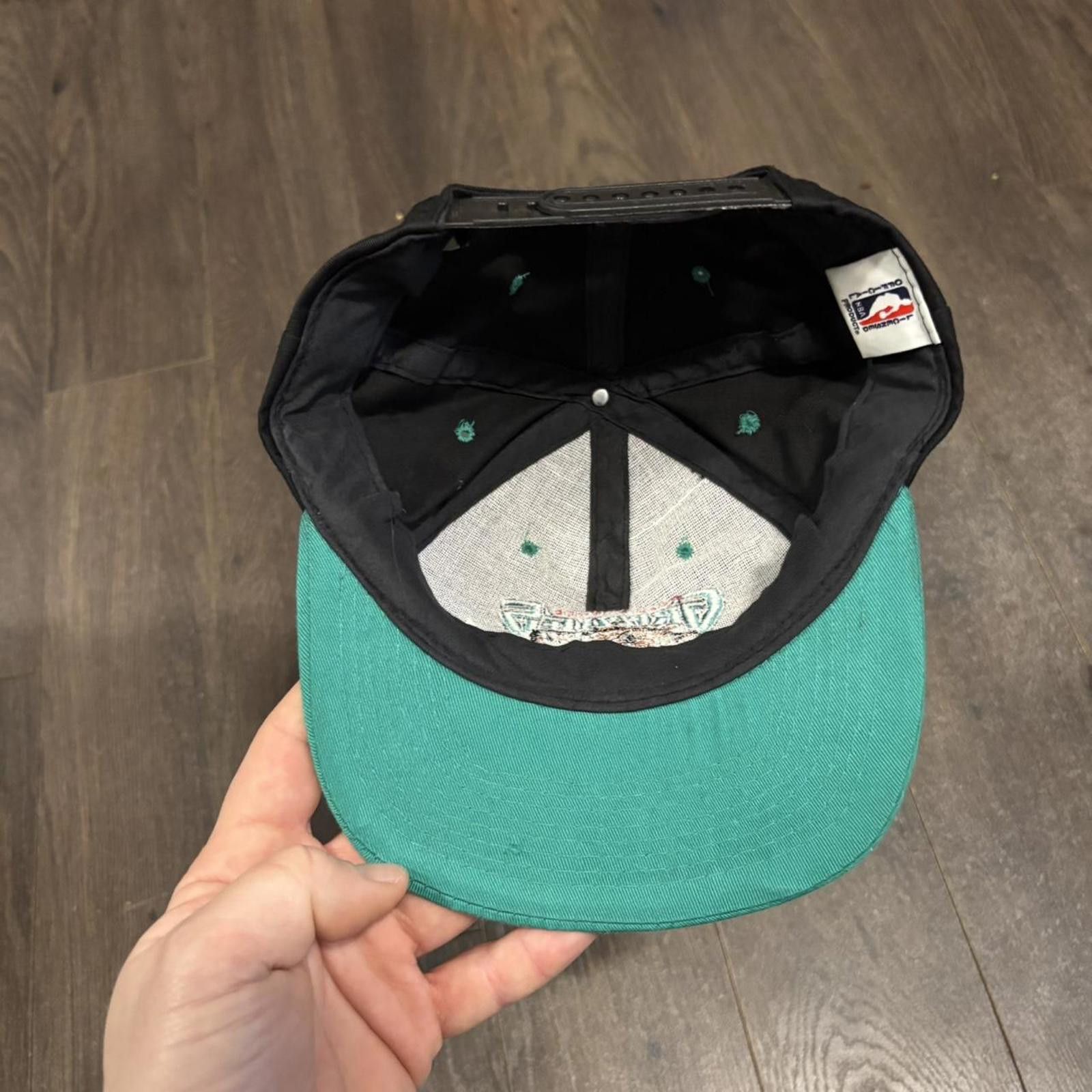 NBA Vintage Vancouver grizzlies kids snap back hat 1994 Size ONE SIZE - 6 Thumbnail