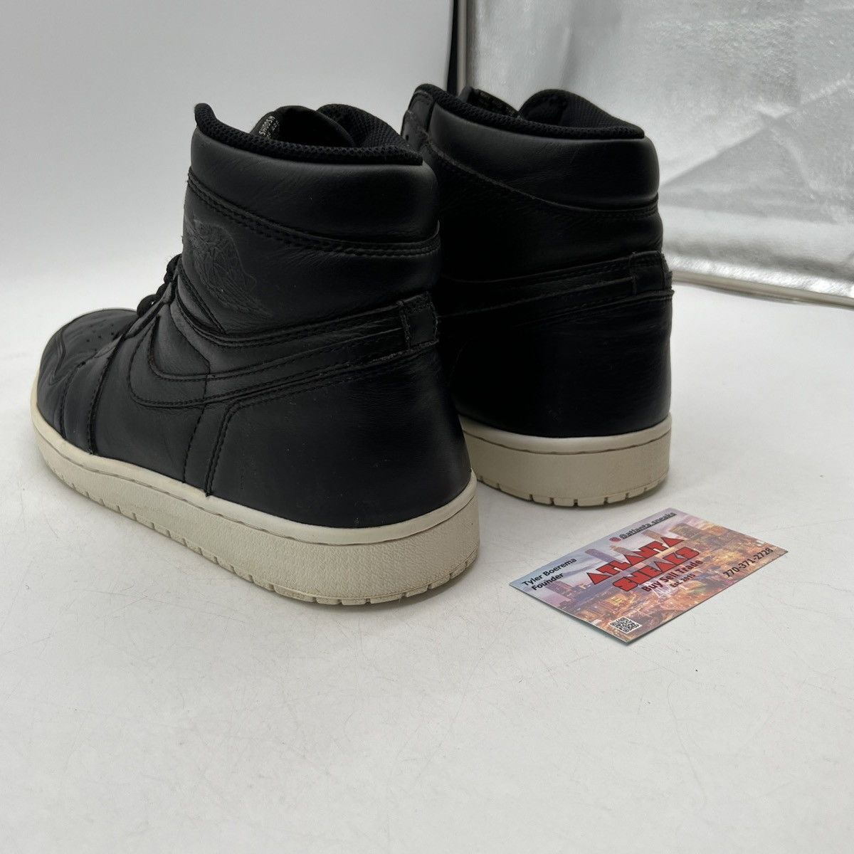 Nike Air Jordan 1 high cyber Monday Size US 10 / EU 43 - 3 Thumbnail