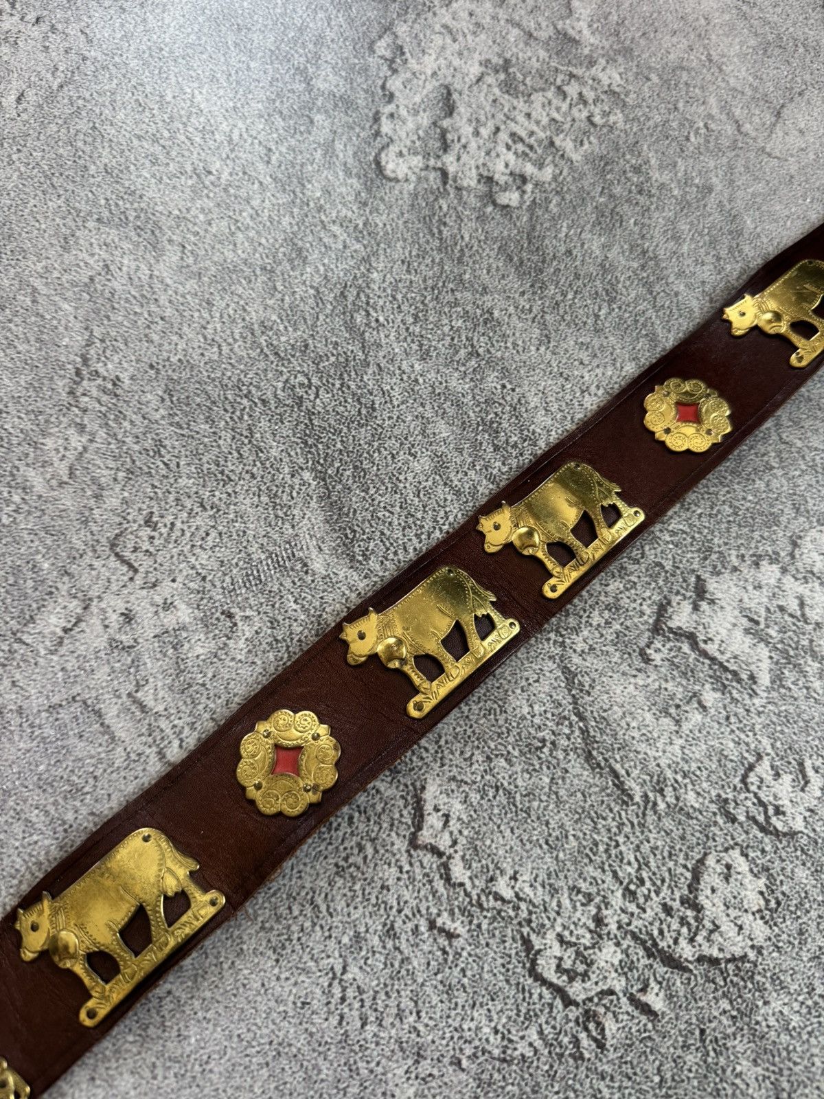 Etro 90s Retro vintage leather belt iconic cows 🐄 metal details Size ONE SIZE - 5 Thumbnail