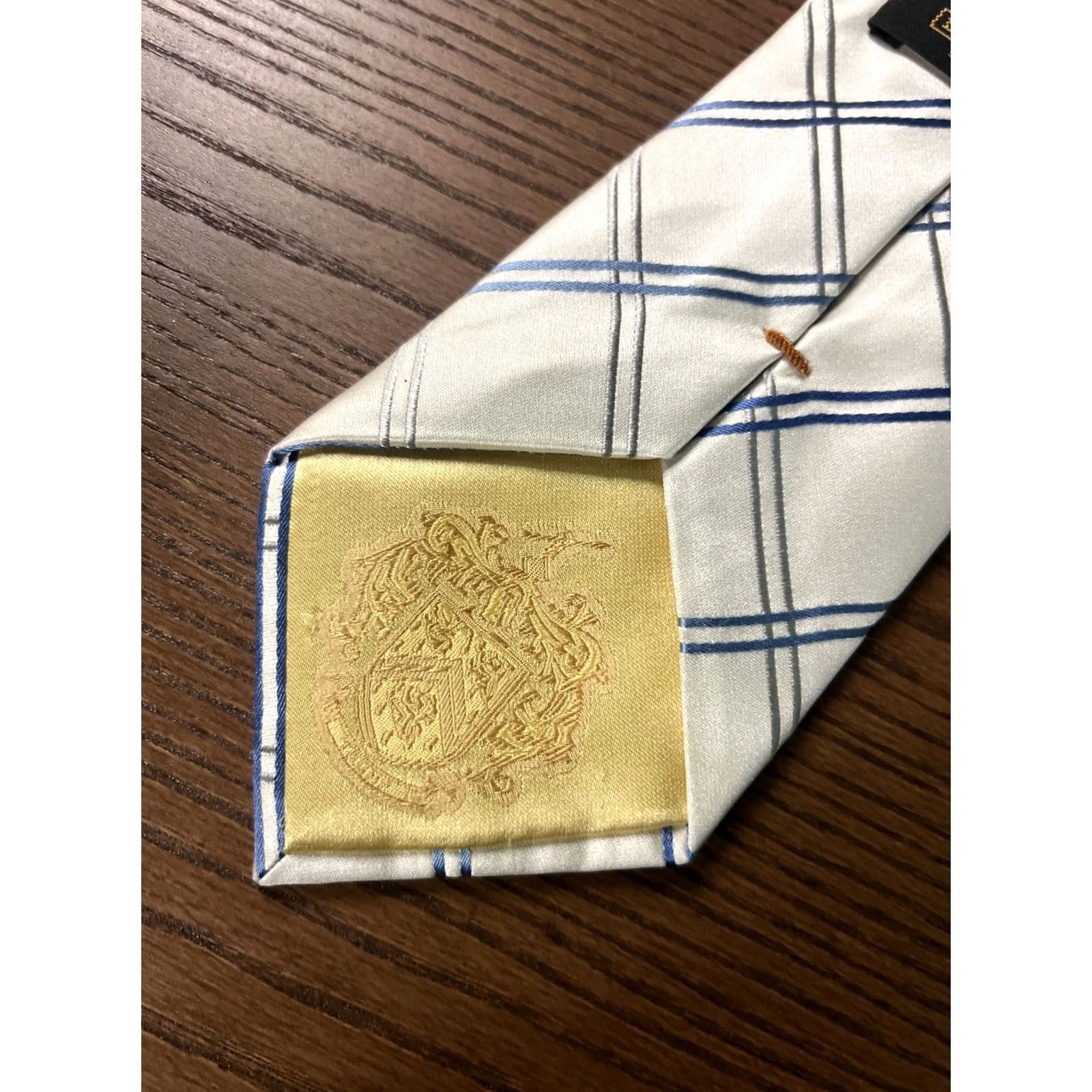Vintage Donald J Trump Signature Collection Tie Men 100% Silk Beige Blue Poly Dot 60” Gold Trump Crest Pattern Size ONE SIZE - 3 Thumbnail
