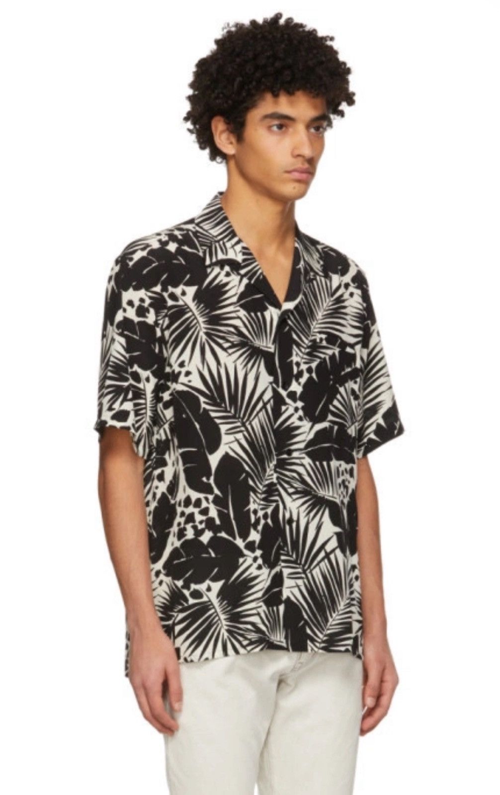 Saint Laurent Paris Tropical Shark-Collar Short Sleeve Silk Shirt collar size39 Size US M / EU 48-50 / 2 - 1 Thumbnail