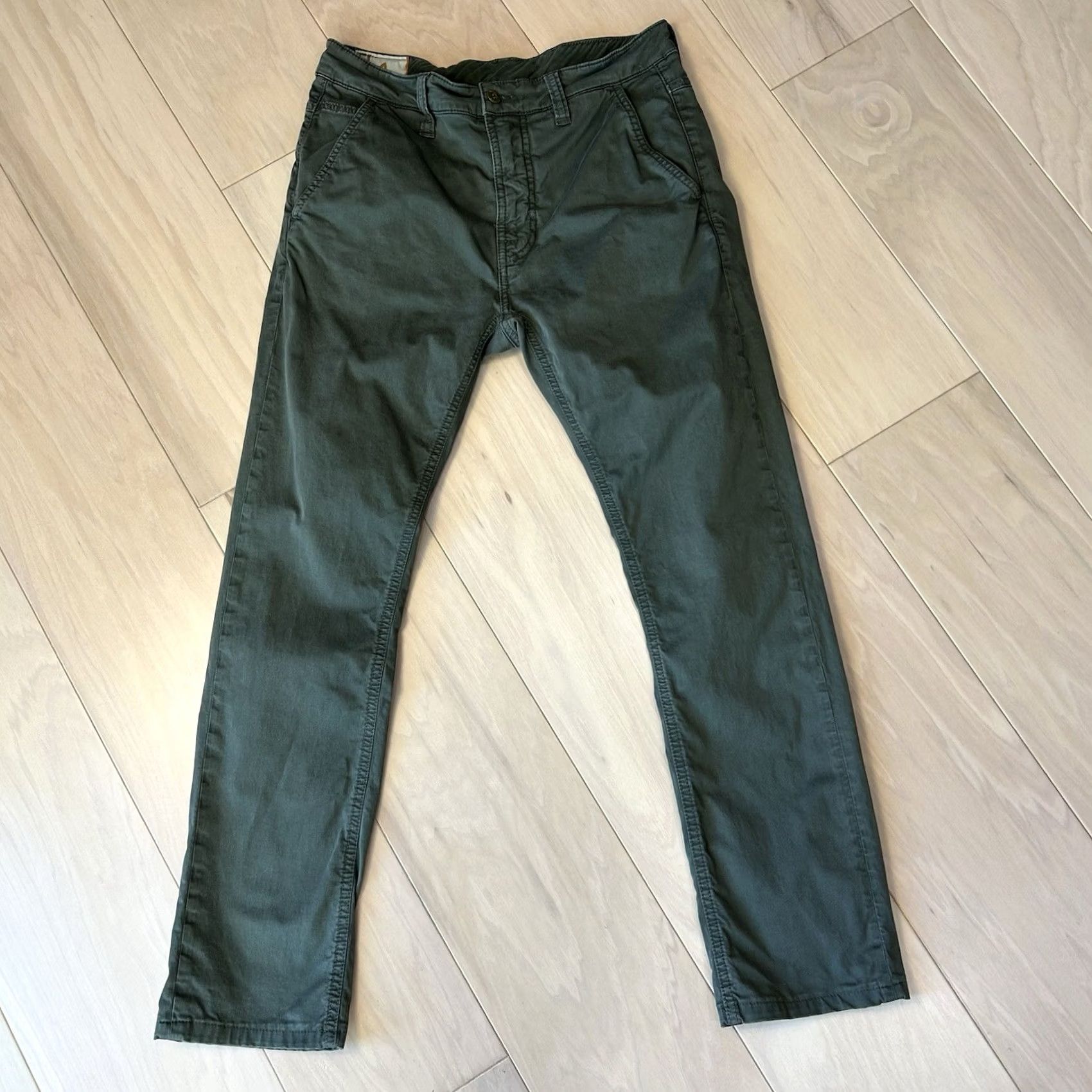 Nudie Jeans Nudie Jeans Co. Slim Adam Bunker Pant Men’s 30x28 Jeans Slim Dark Green City Apparel Urban Fashion Comfort Casual Mens Size US 30 / EU 46 - 2 Thumbnail