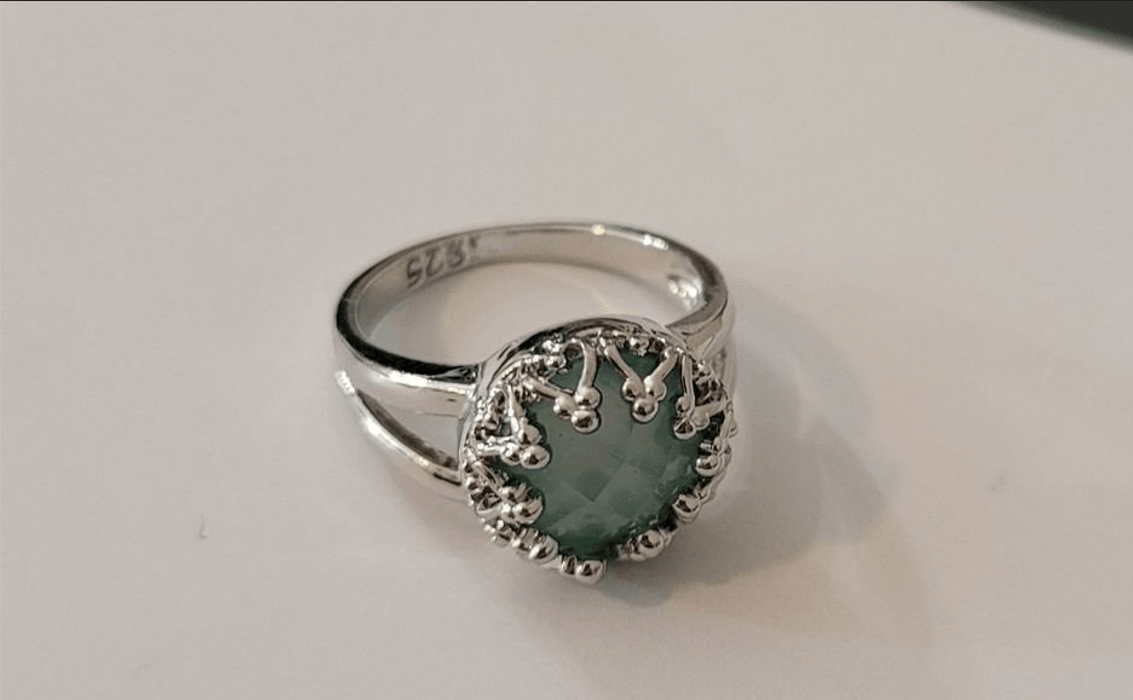 Other Sterling Silver Vintage Green Peridot Retro Ring - Size 7 Size ONE SIZE - 8 Thumbnail