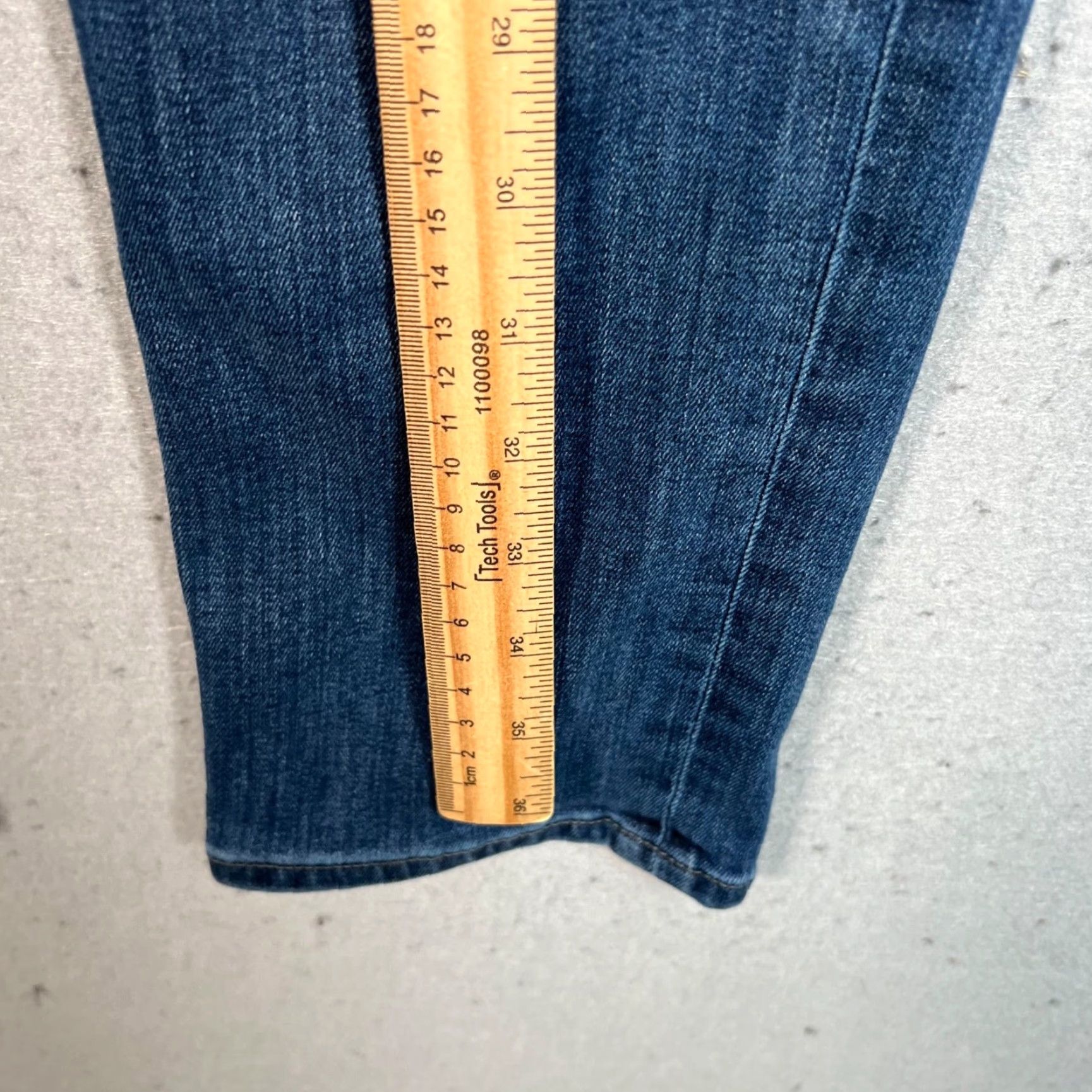 Banana Republic Banana Republic Slim Fit Traveler Jeans Blue Denim Mens Size 30 Size US 30 / EU 46 - 7 Thumbnail