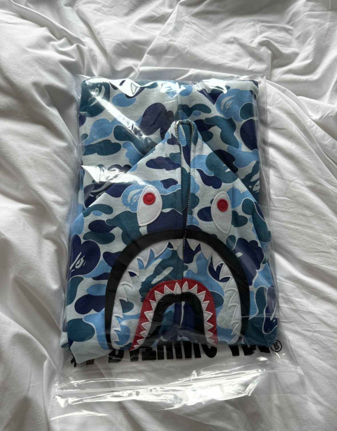 Bape BAPE “Shark” full-zip, camo print “PONR” Blue Size US L / EU 52-54 / 3 - 1 Thumbnail