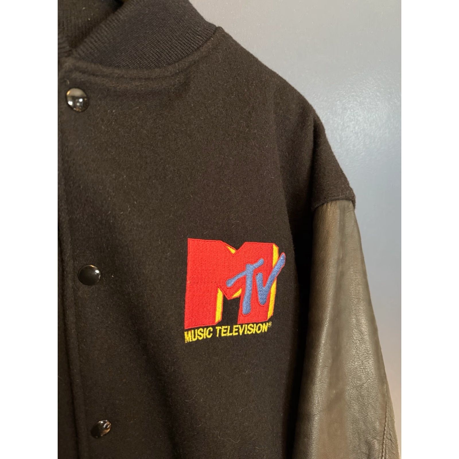 Holloway VINTAGE Holloway MTV Beach Varsity Jacket L Leather Wool Black 90s Spring Mens Size US L / EU 52-54 / 3 - 5 Thumbnail