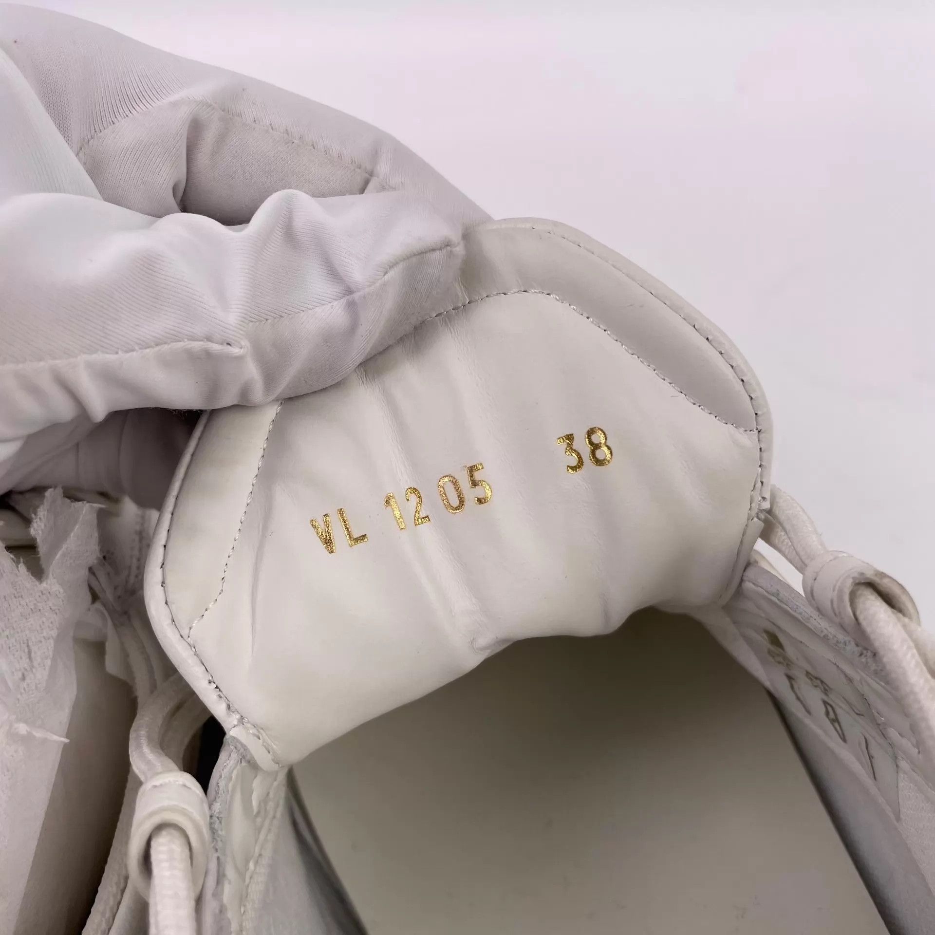 Louis Vuitton LV x Murakami Women's White Tricolor Shoes Size 38 Size US 7.5 / IT 37.5 - 5 Thumbnail