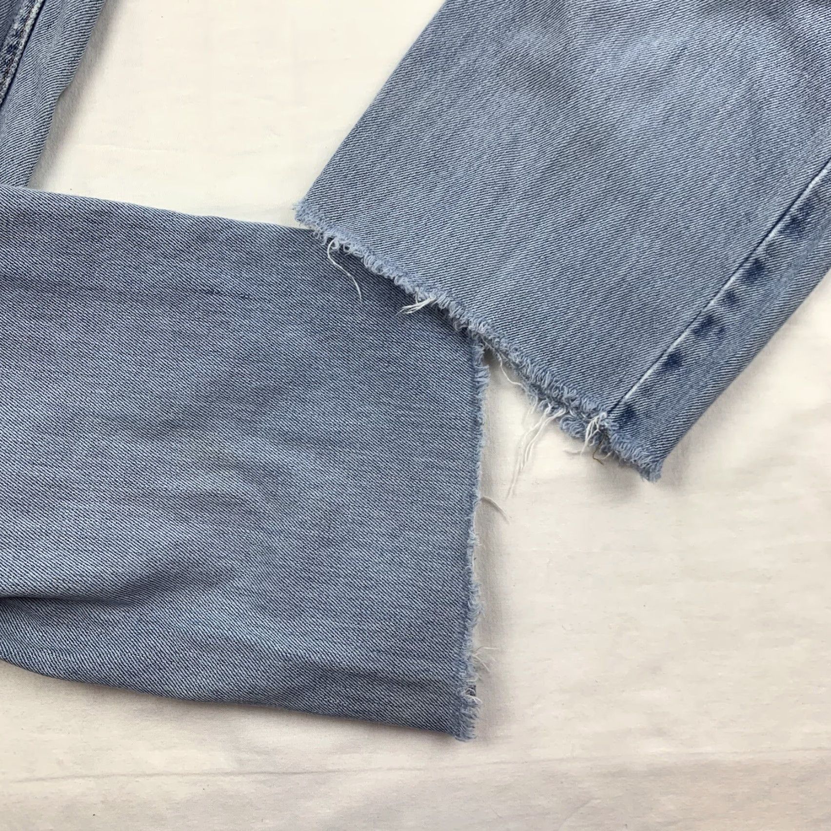 Gap VINTAGE Gap Jeans Men Adult 32 Blue Relaxed Fit Straight Leg Button Fly Thrashed 90s Grunge 90s American Size US 32 / EU 48 - 7 Thumbnail