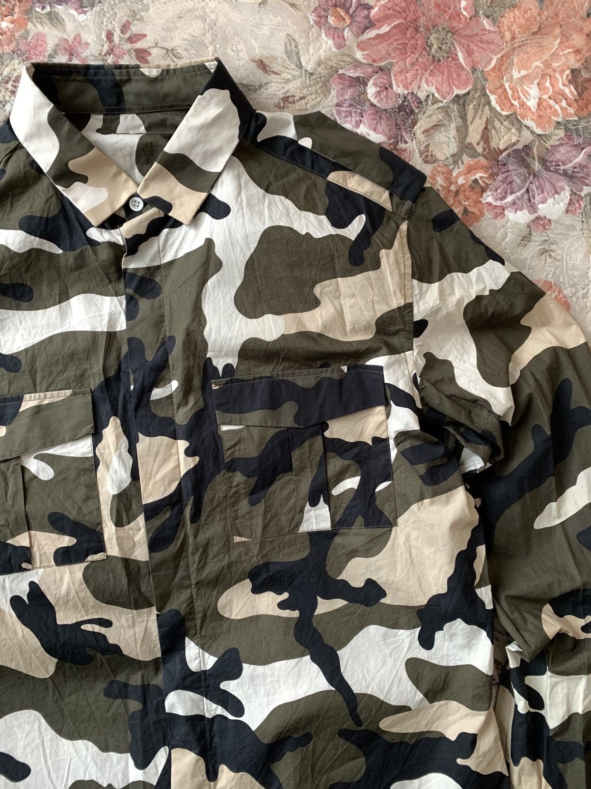 Valentino 🔥CRAZY VALENTINO CAMO SHIRT BUTTON UP Size US S / EU 44-46 / 1 - 4 Thumbnail