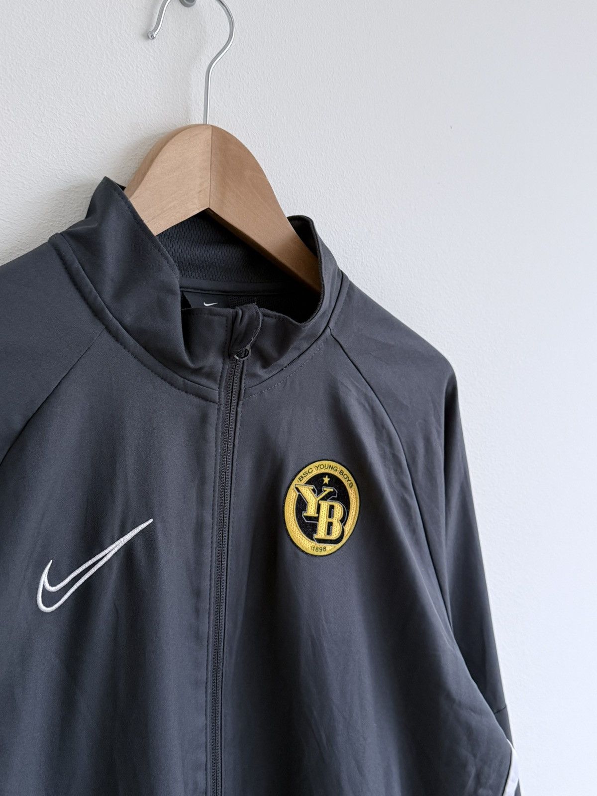Nike Vintage Nike Young Boys Track Jacket Size US L / EU 52-54 / 3 - 2 Thumbnail