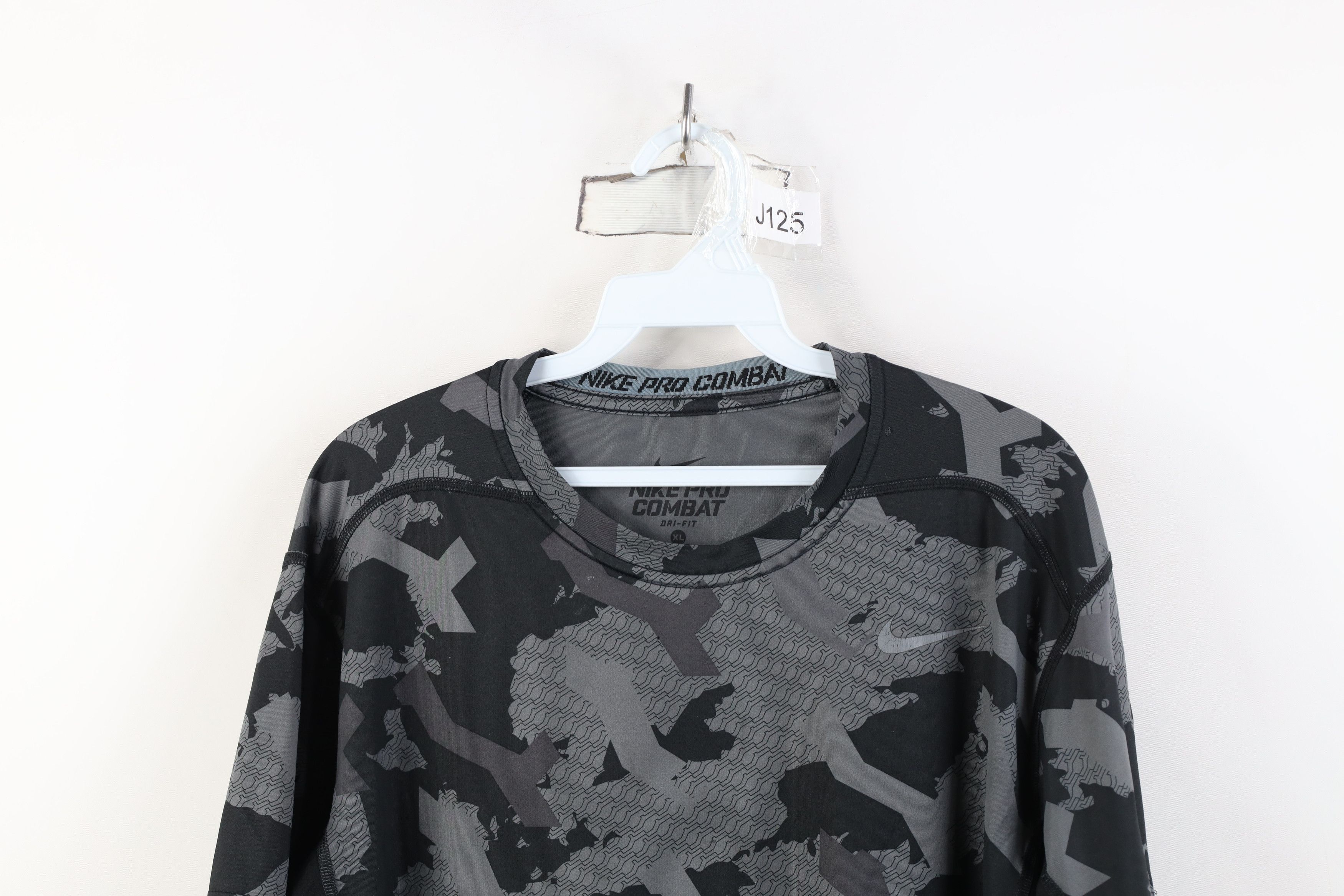 Nike Nike Pro Combat Camouflage Training Short Sleeve T-Shirt Size US XL / EU 56 / 4 - 2 Thumbnail
