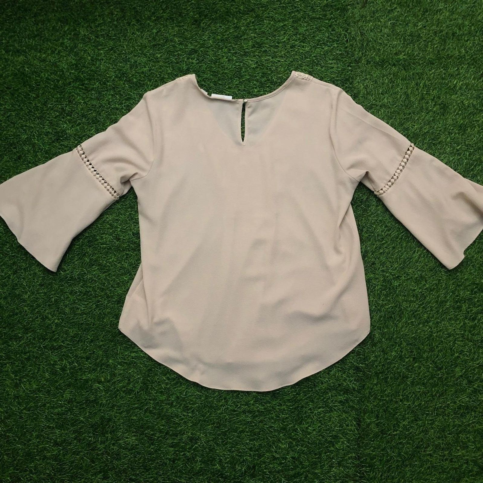 Other Women's Tan New York & Co. Blouse Size M / US 6-8 / IT 42-44 - 2 Thumbnail