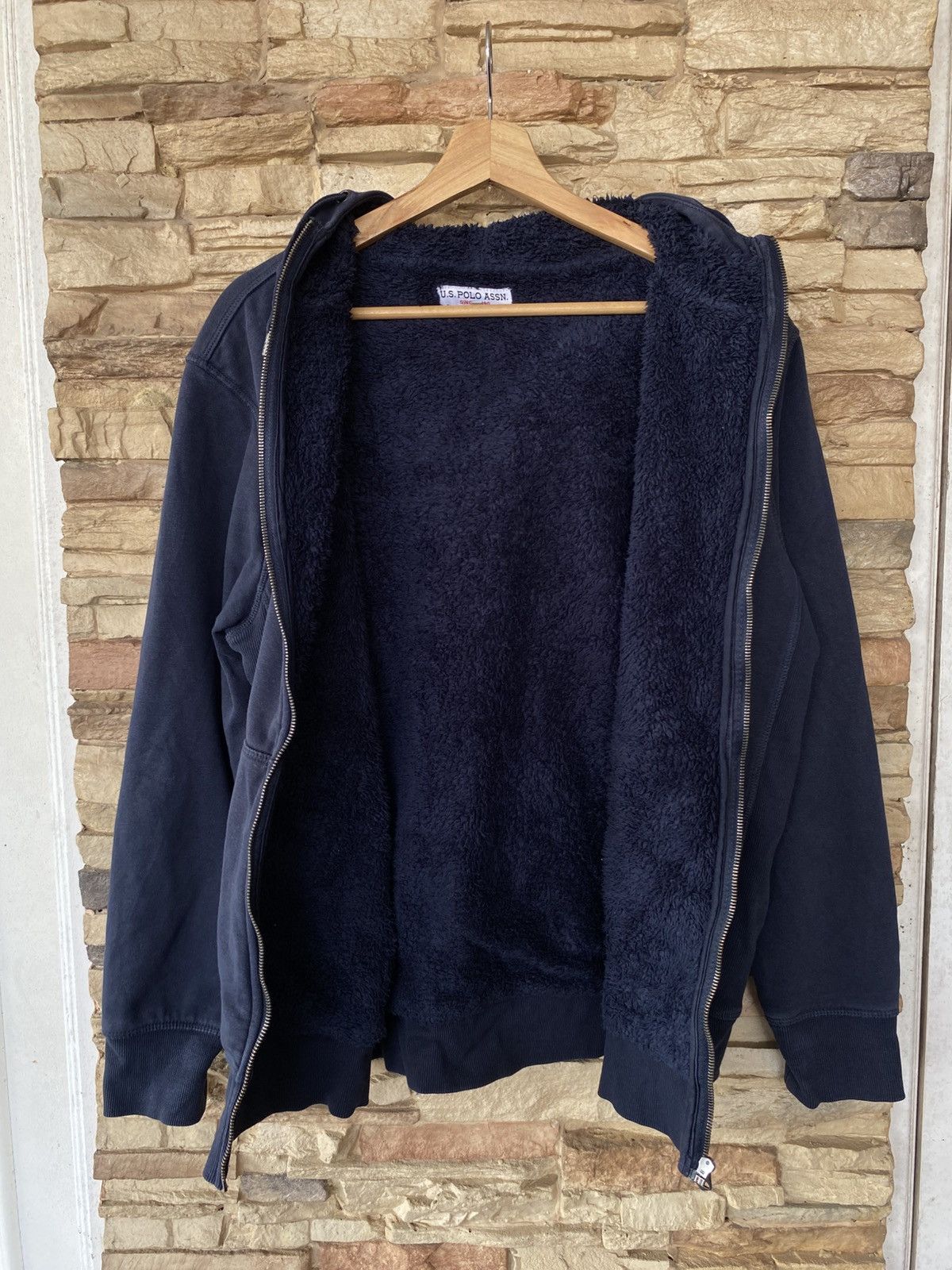U.S. Polo Assn. Vintage U.S. Polo Assn. Classic Fit Fleece Hoodie Navy Blue with Red Logo Size US L / EU 52-54 / 3 - 5 Thumbnail