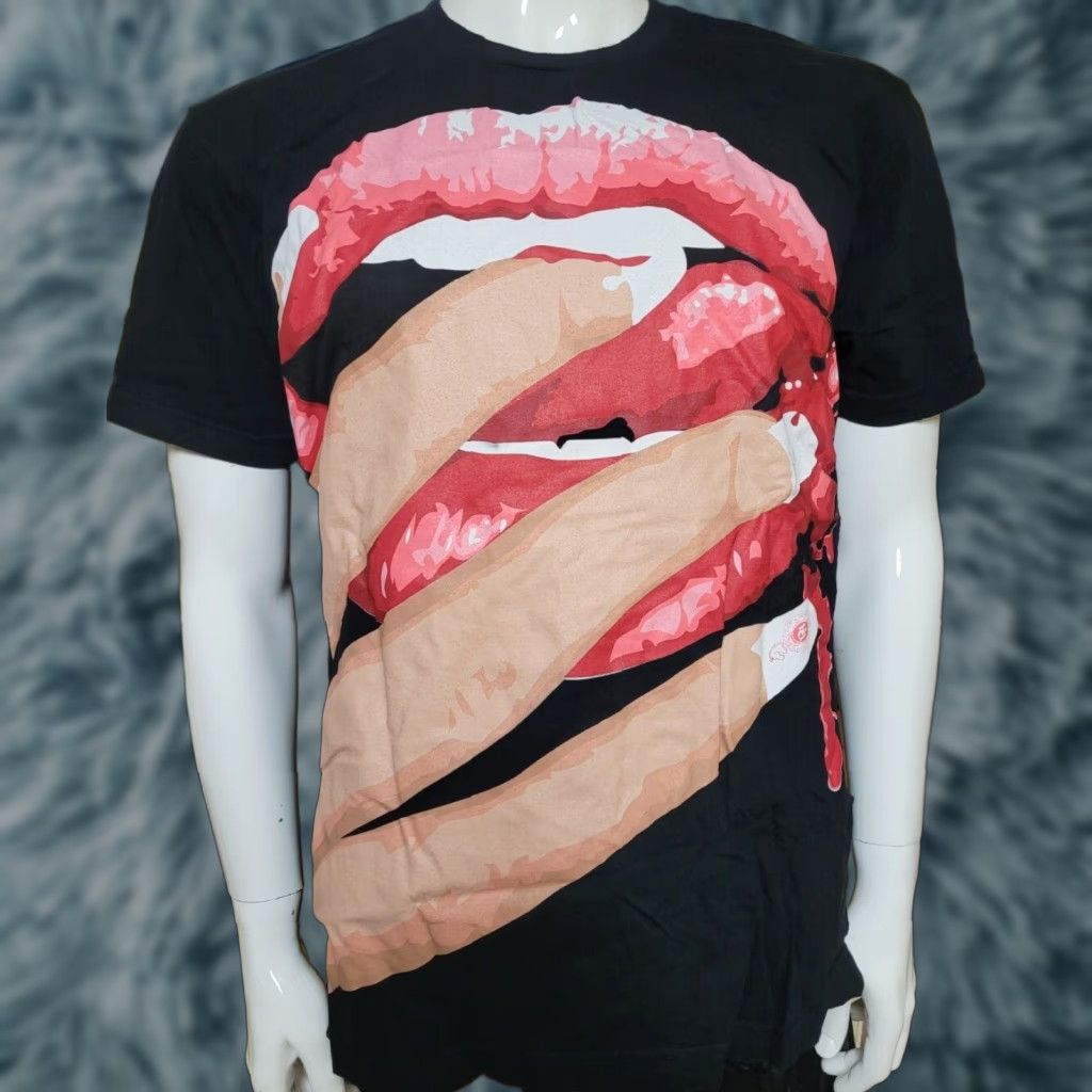 Vintage Darkhorse T-Shirt Giant Lips Sexy Fingernails Bloody Slasher Claw Large Size US L / EU 52-54 / 3 - 1 Thumbnail