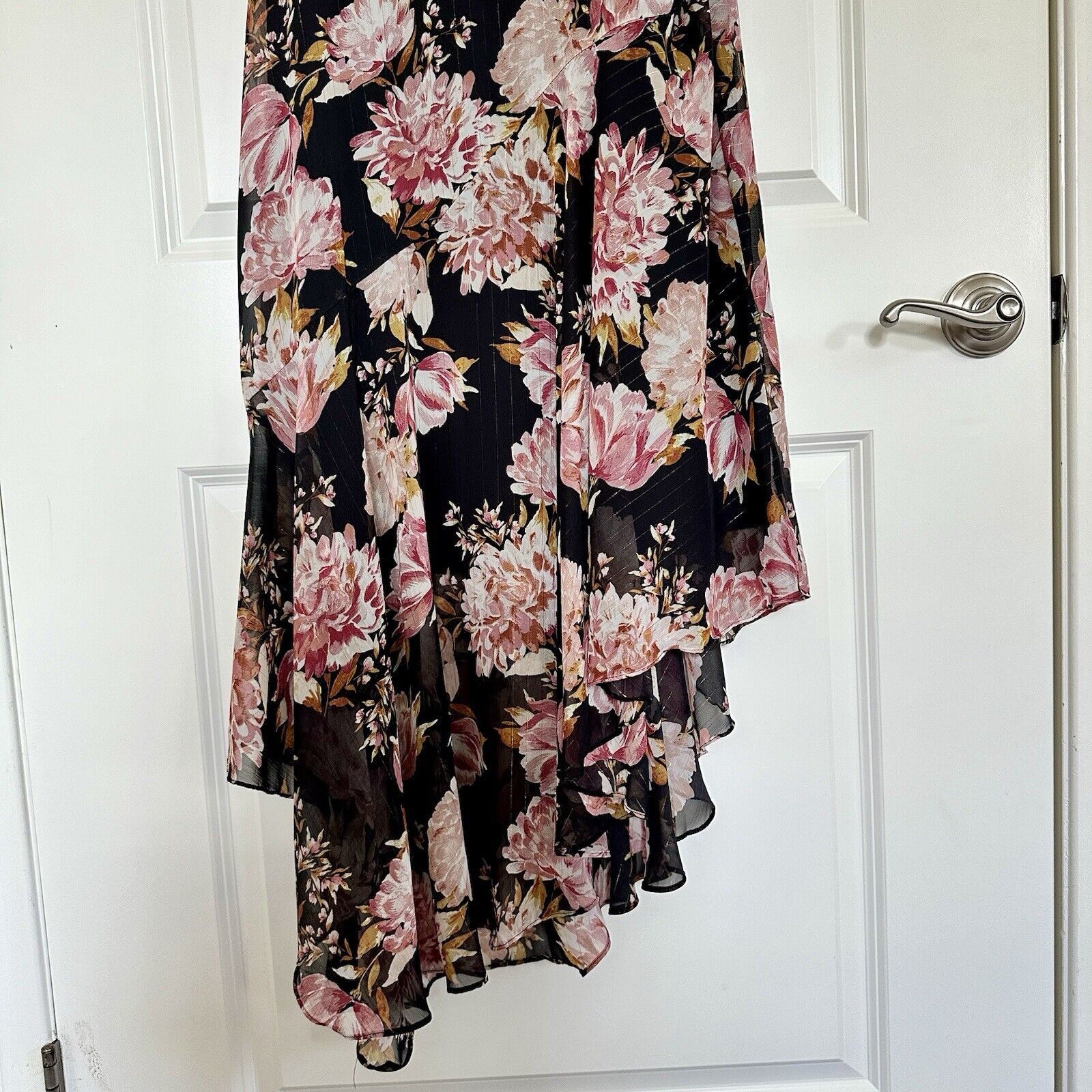 ASTR The Label ASTR The Label Flutter Sleeve Floral Maxi Dress Size M Size M / US 6-8 / IT 42-44 - 3 Thumbnail