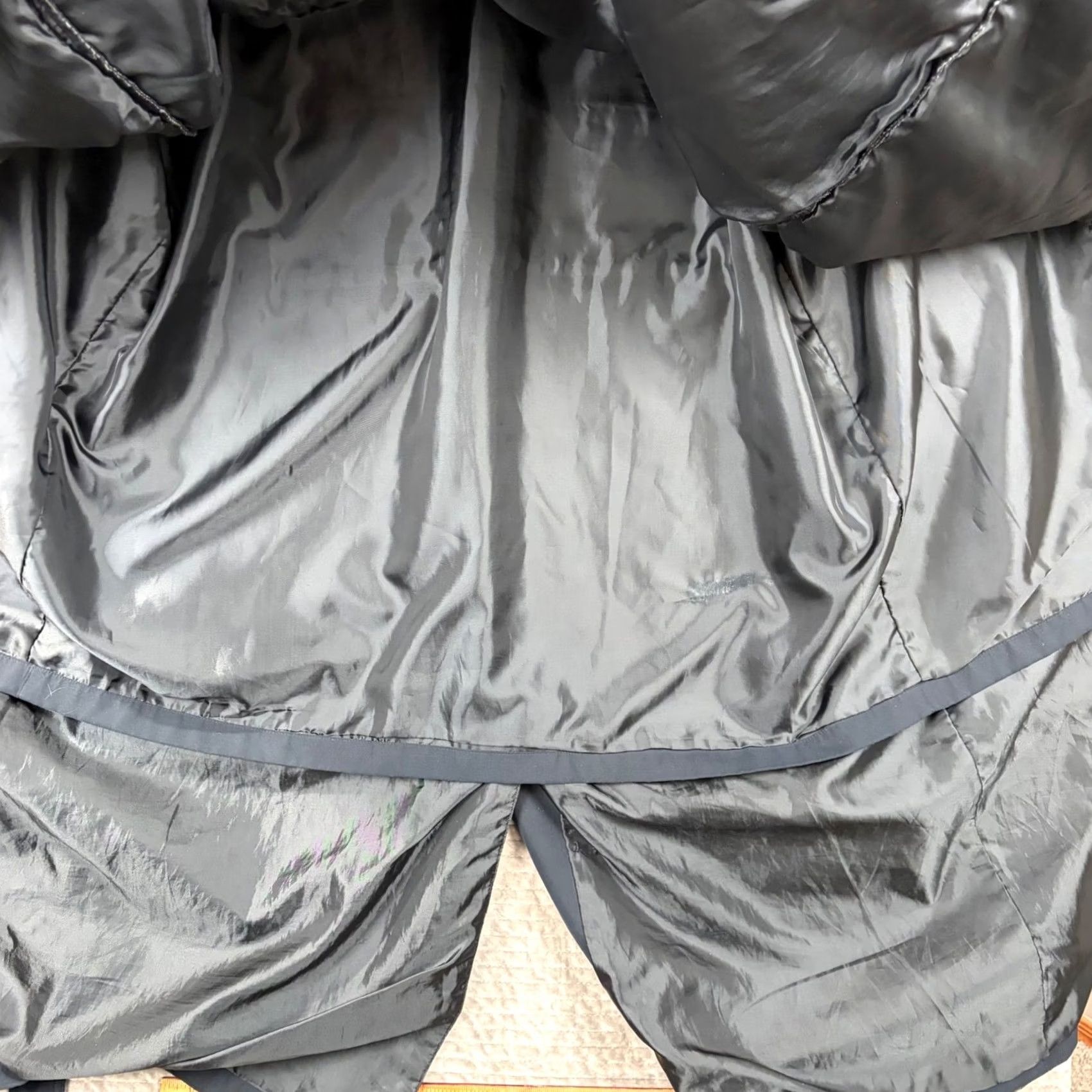 Pierre Cardin Pierre Cardin Trench Coat Coat Belted Long Raincoat 46R Mens Dark Gray Black Satin Polyester Buckle Button Zip Quilted Size US S / EU 44-46 / 1 - 3 Thumbnail