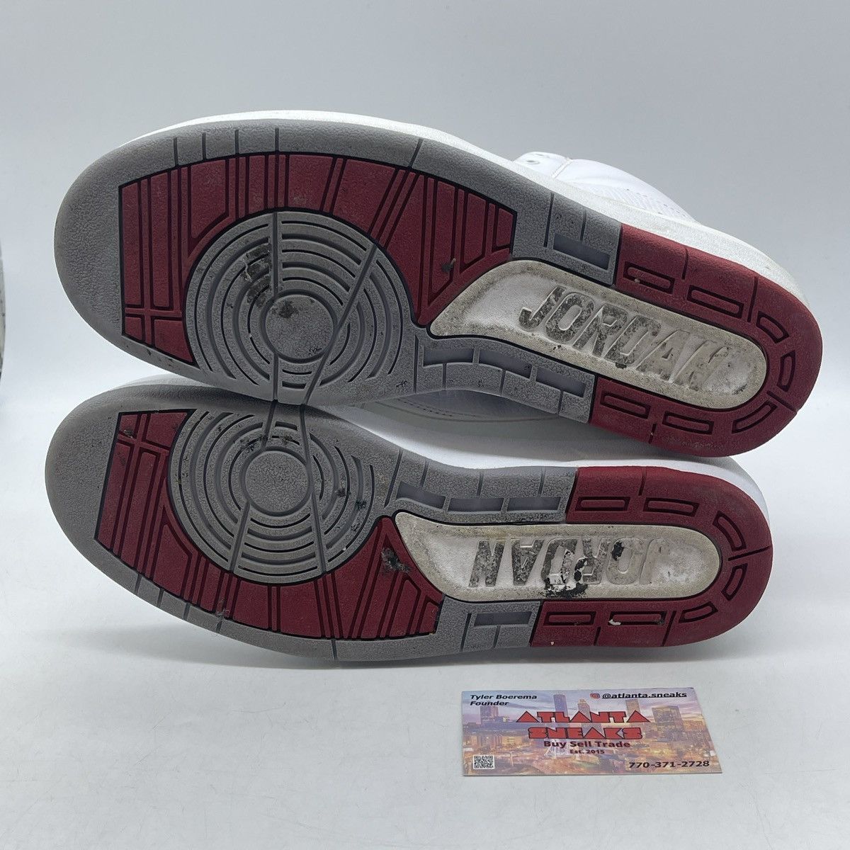 Jordan Brand Air Jordan 2 Chicago home Size US 9 / EU 42 - 7 Thumbnail
