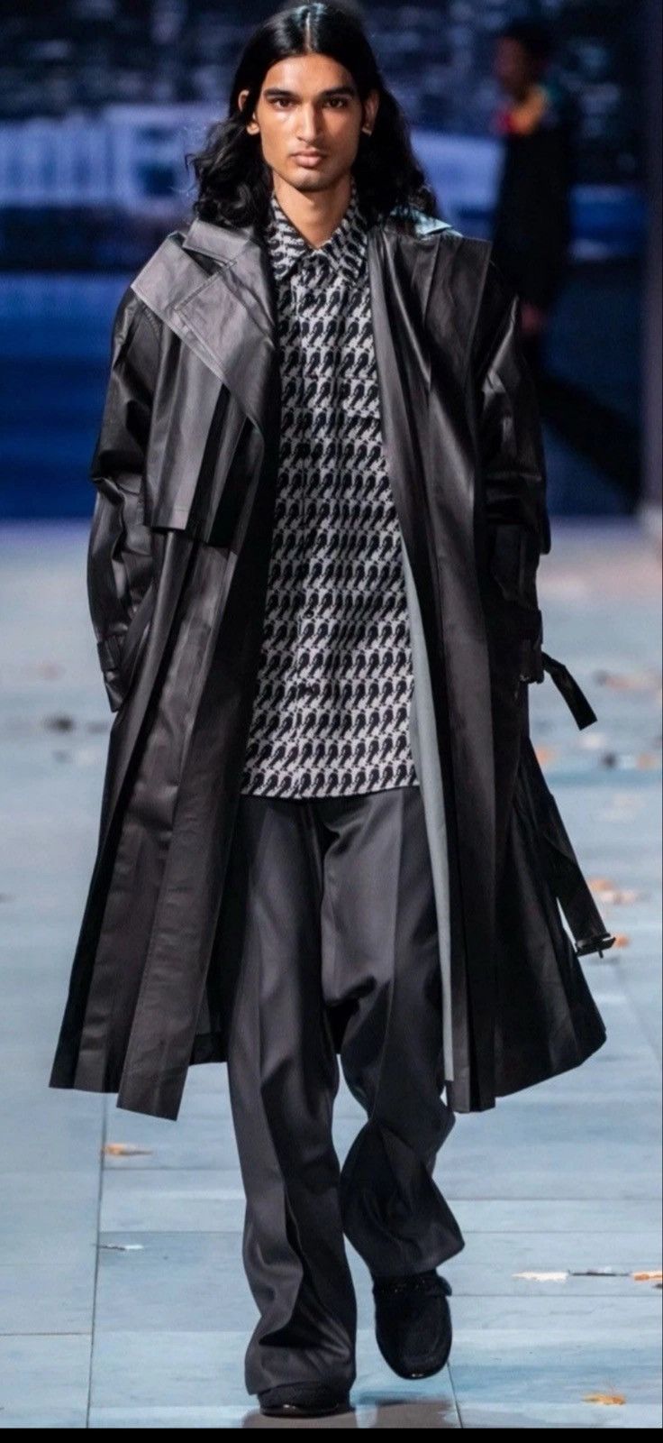 Louis Vuitton Louis vuitton mens oversized leather coat. 48/M-XL. $14000 Size US M / EU 48-50 / 2 - 1 Thumbnail