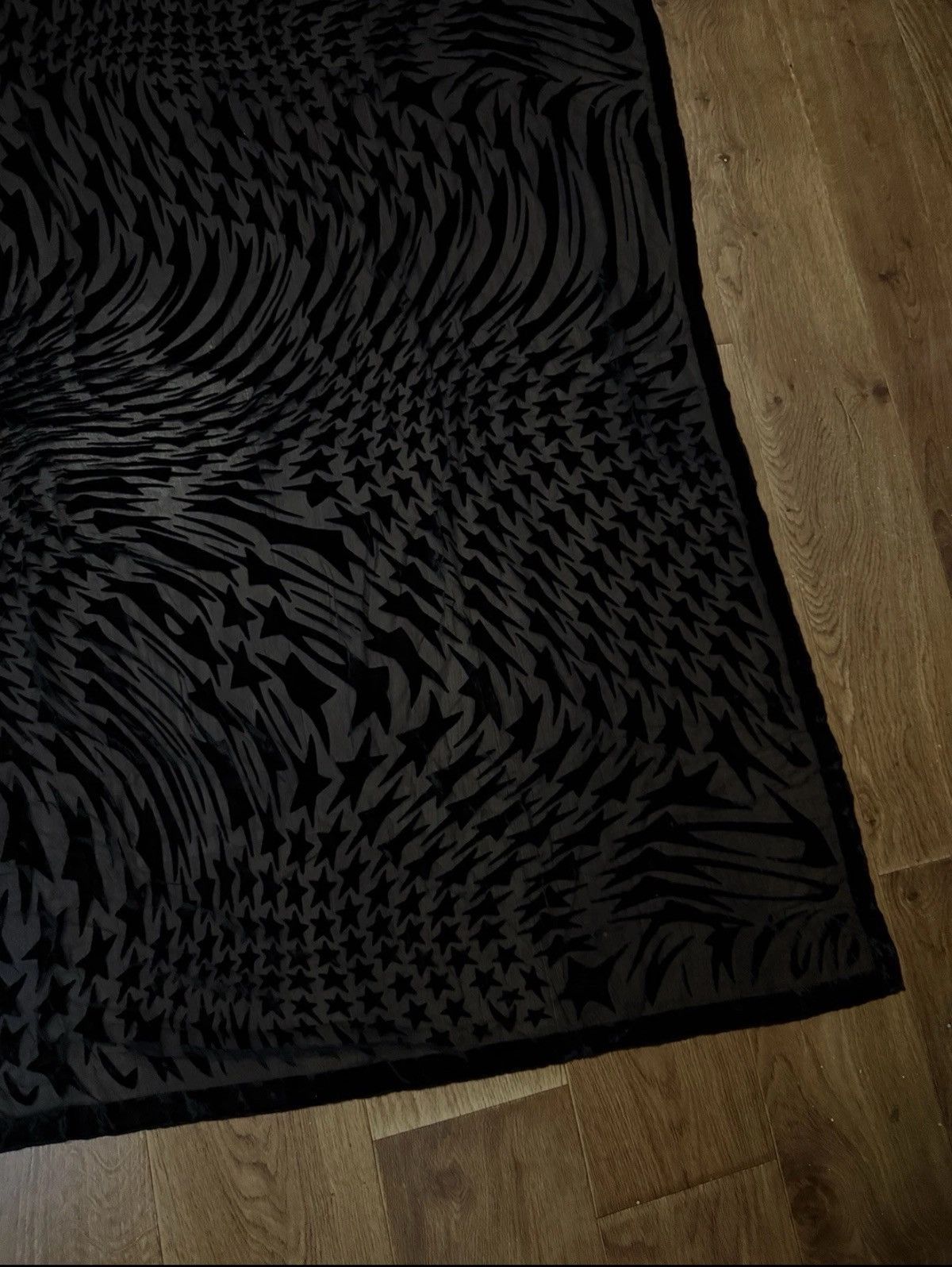 H&M × Mugler Mugler x H&M Silk Blend Scarf Star Swirling Black One Size Size ONE SIZE - 5 Thumbnail